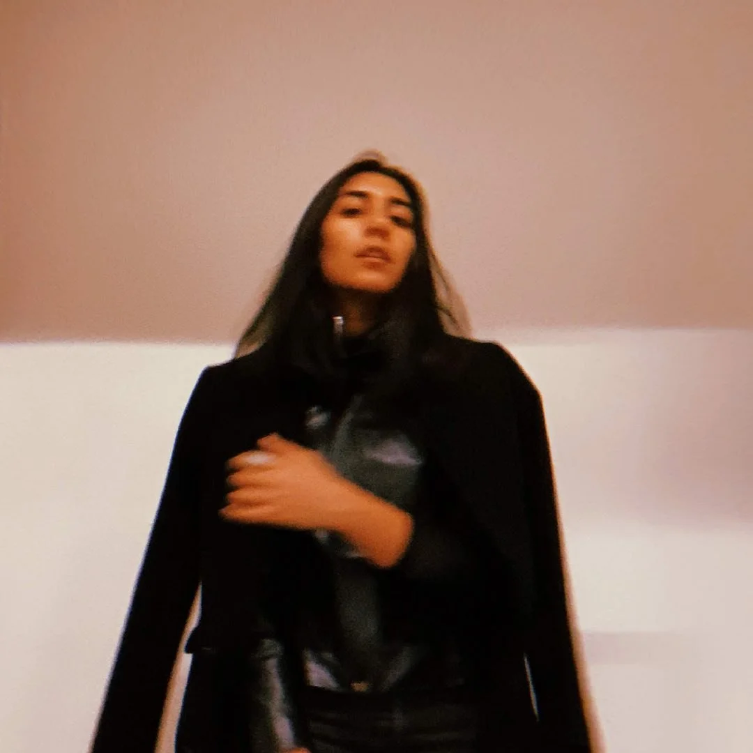 tānāshāh is a musical project by Tanya Sharma, an Indian musician currently based in Canada. Growing up in the multicultural city of New Delhi, Tanya explored vocal performance in theatre, French choir, and Sufi music. However, it was upon travelling