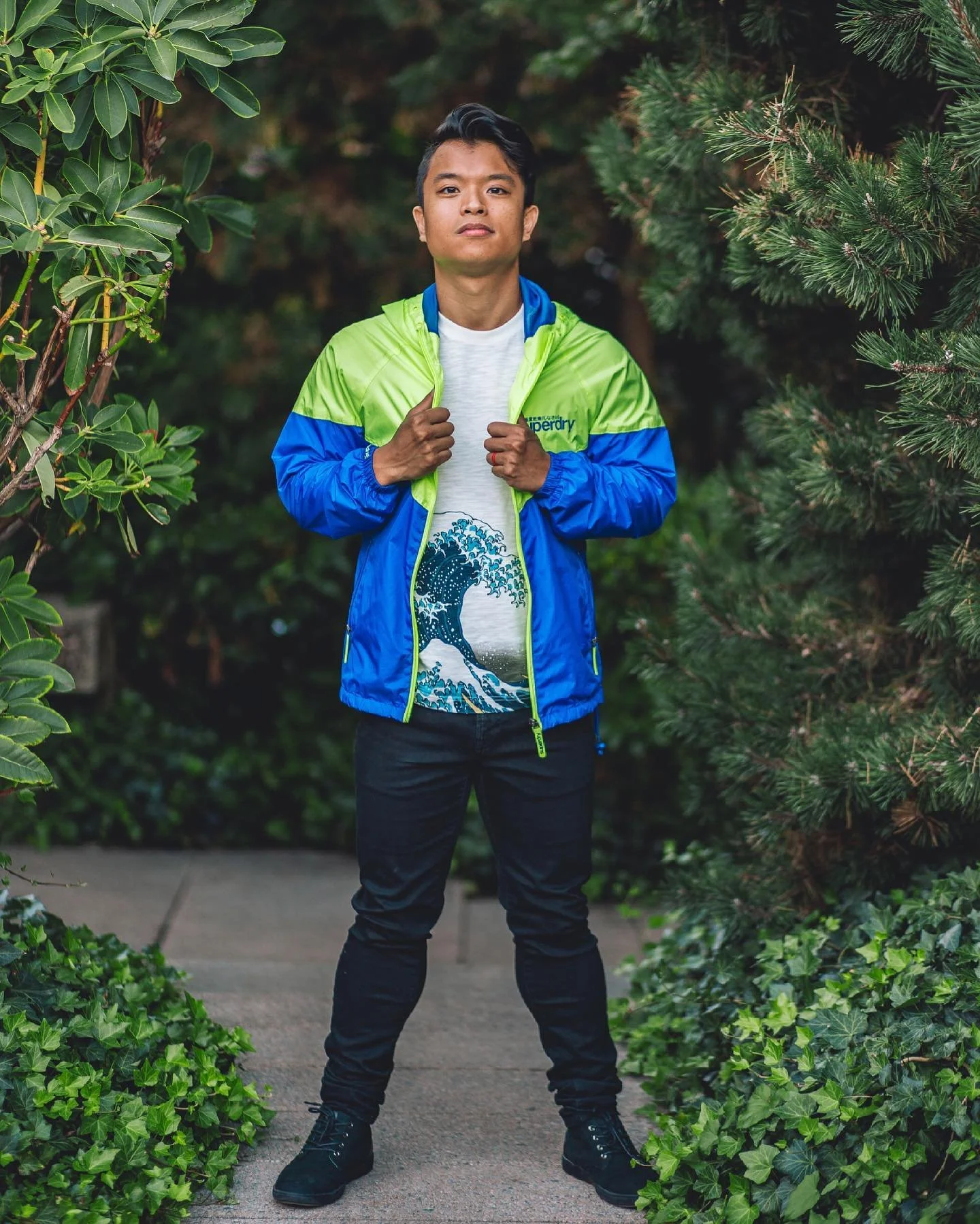 TRIOS is a long-time advocate for underground music in his hometown of Vancouver, Canada. He is known to play House, Techno, Trap, or Bass music, while staying true to his signature sound. Every live set is crafted for discovery and emotion