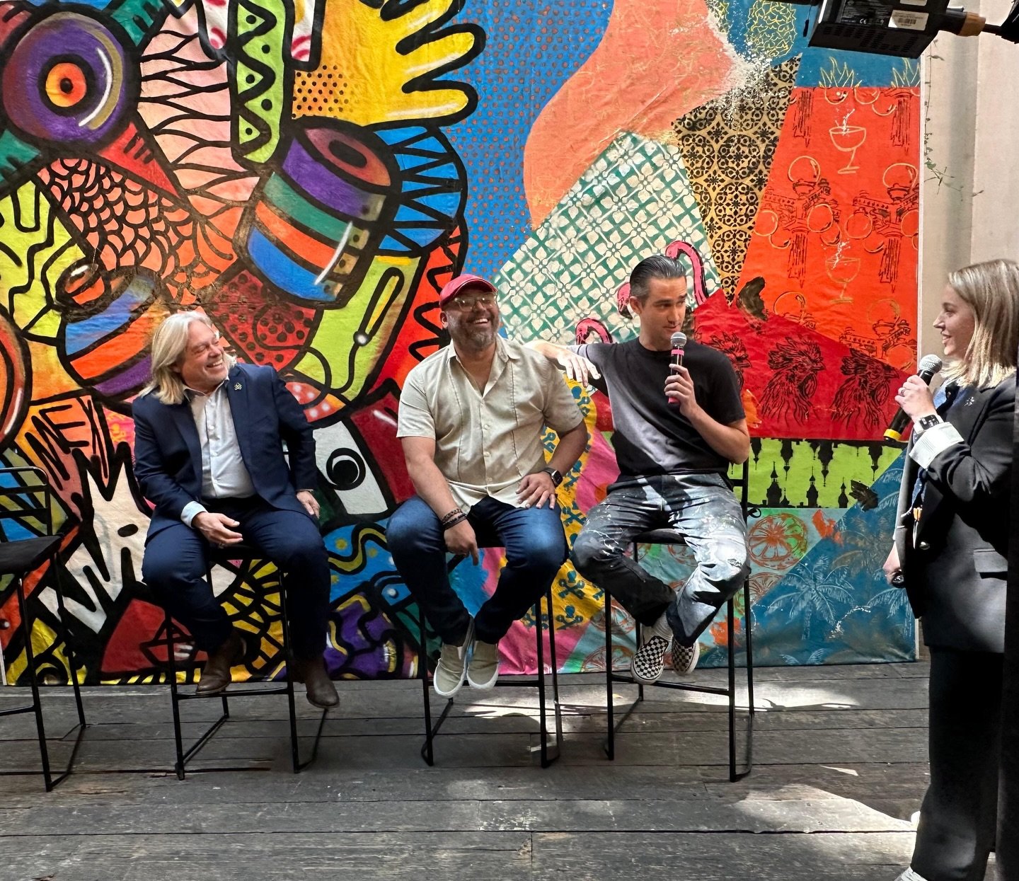 Scene Report down in Mexico City! 

Truly honored to collaborate with @enriquechiuarte on a very large canvas painting, bringing our two cultures together in our own styles. 

Through this piece we celebrate connection, cultural exchange..and most im