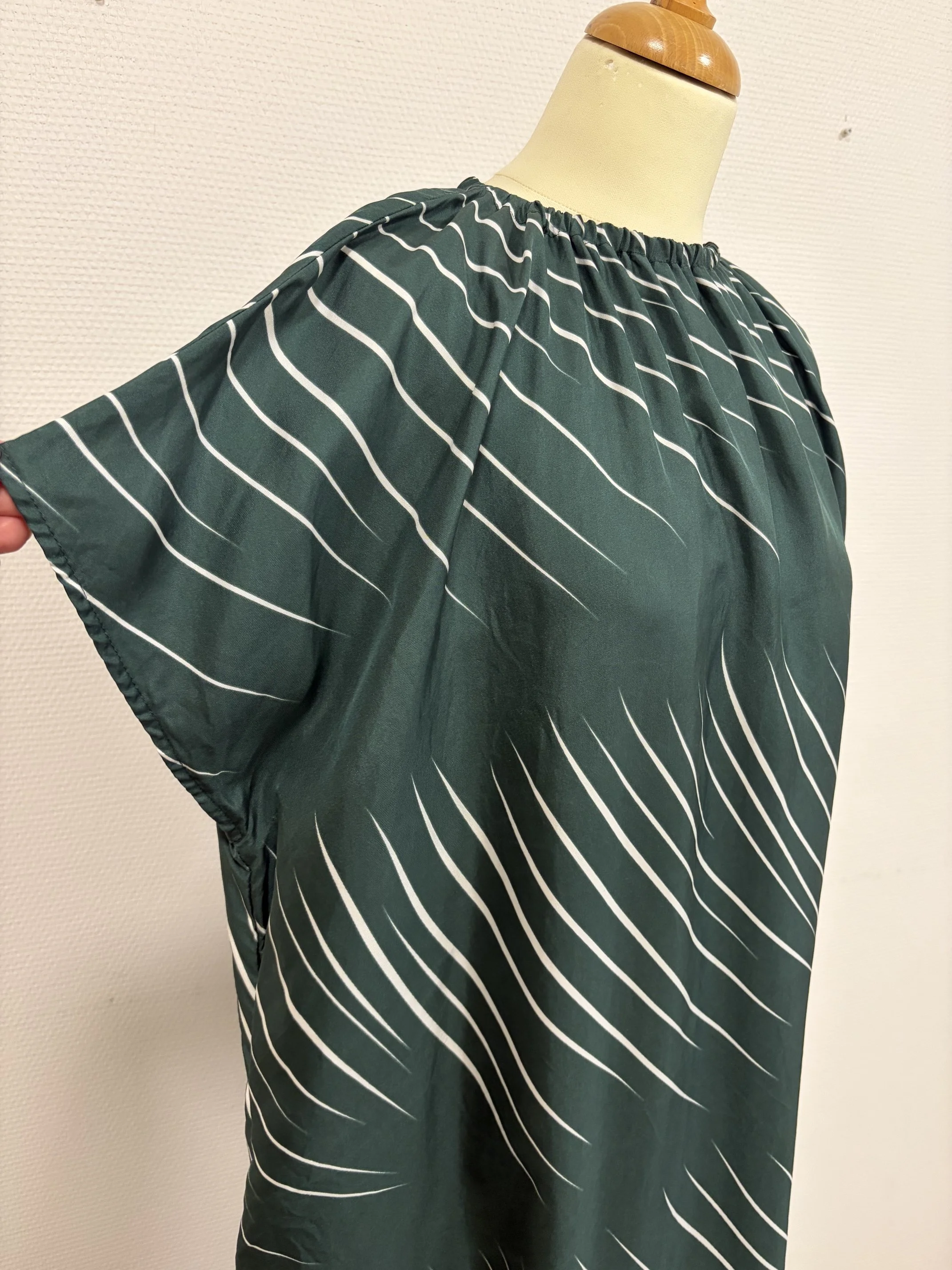 9128. Uhana, silkkimekko, proto, koko M