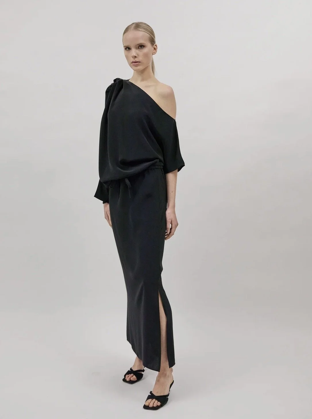 Katri Niskanen, Sorrow maxi dress, koko S