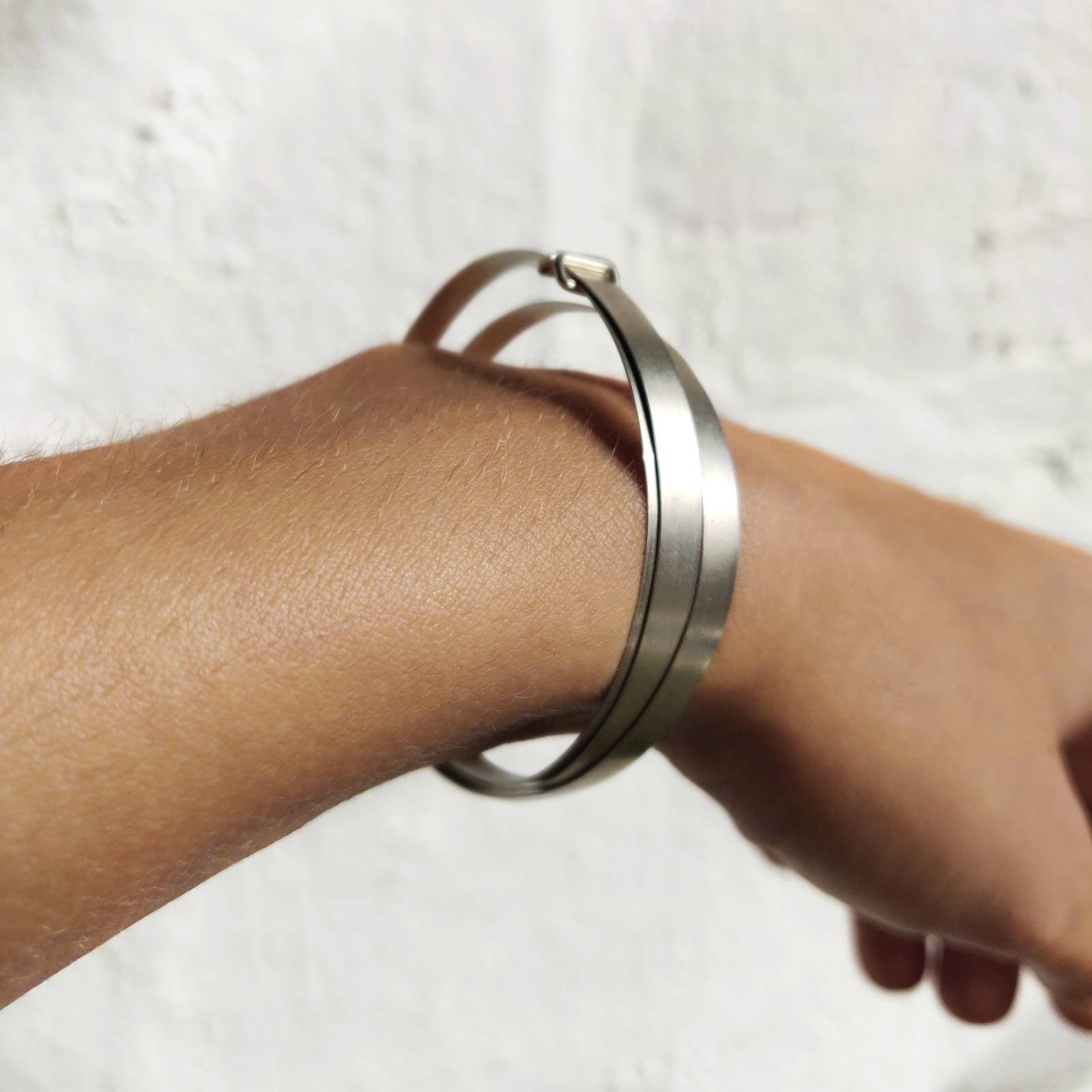 BETA_bracelet_model1.jpg