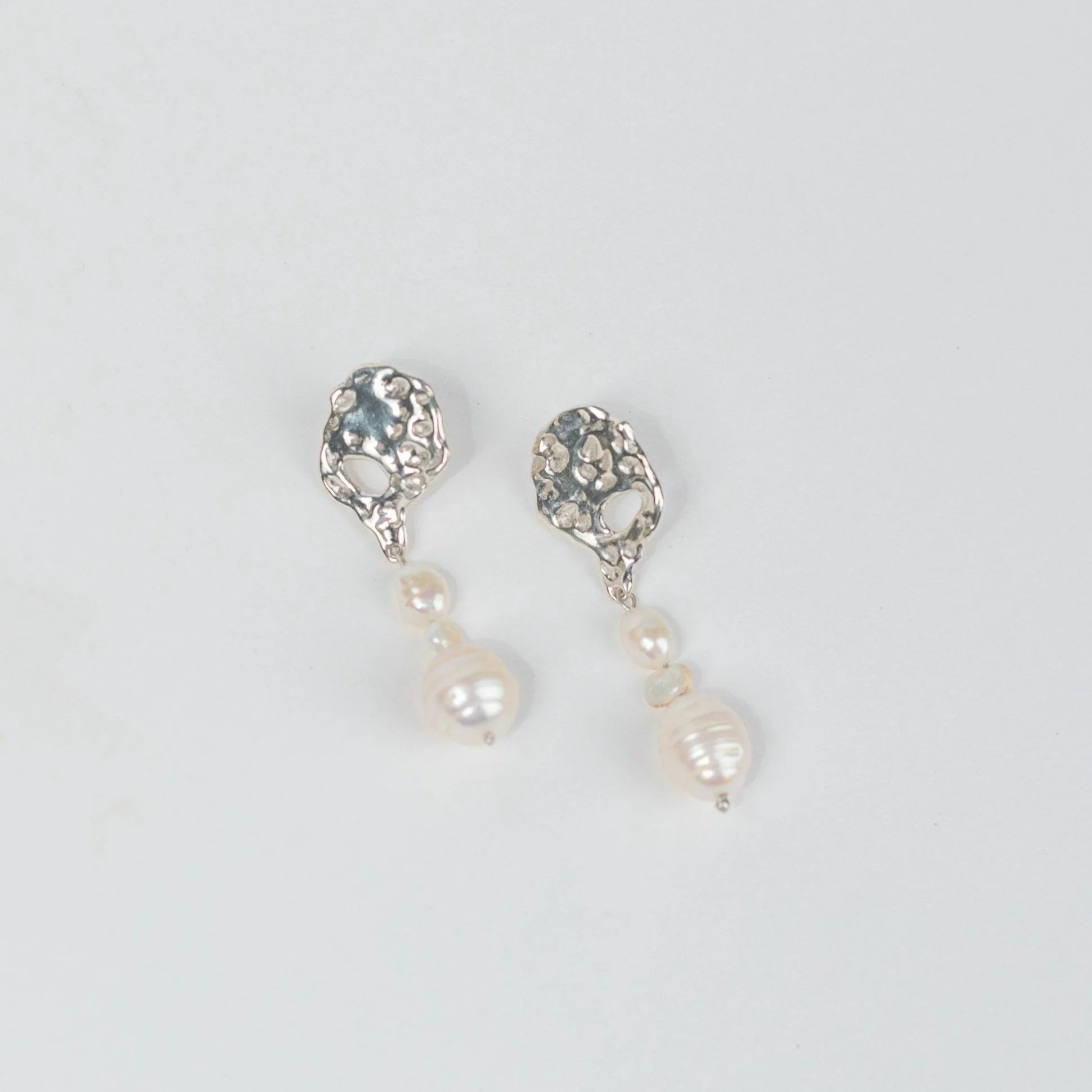 Adelina Petcan, Human APJ, The Sense of Beauty, earrings, jewellery, handcrafted jewellery, designer jewellery, jewelry, silver jewellery, pearl earrings, Jewellery shop Rotterdam