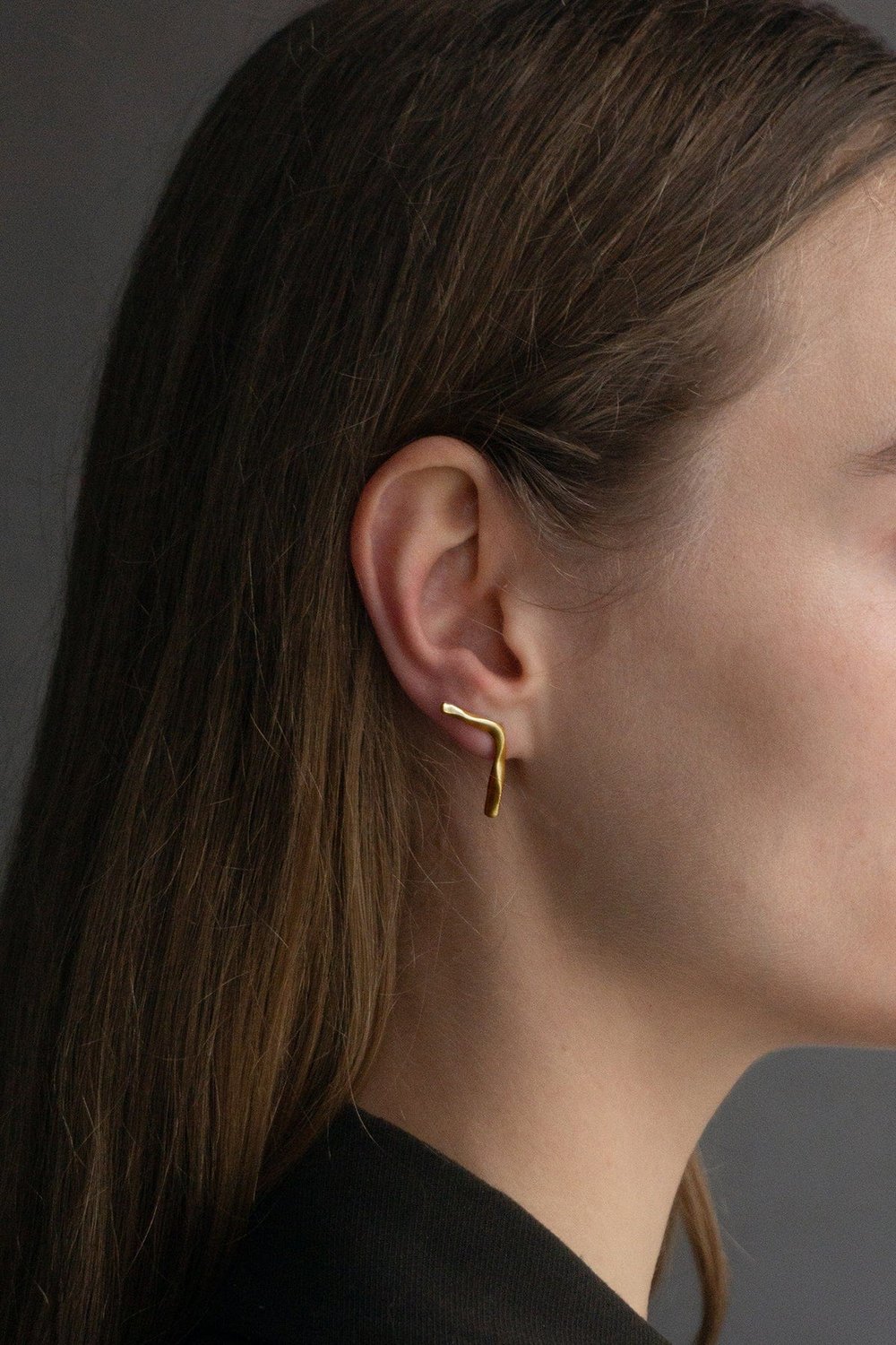 minimal-gilt-earrings-gold-plated-ar-m-anna-rosa-moschouti-52424572764504.jpg