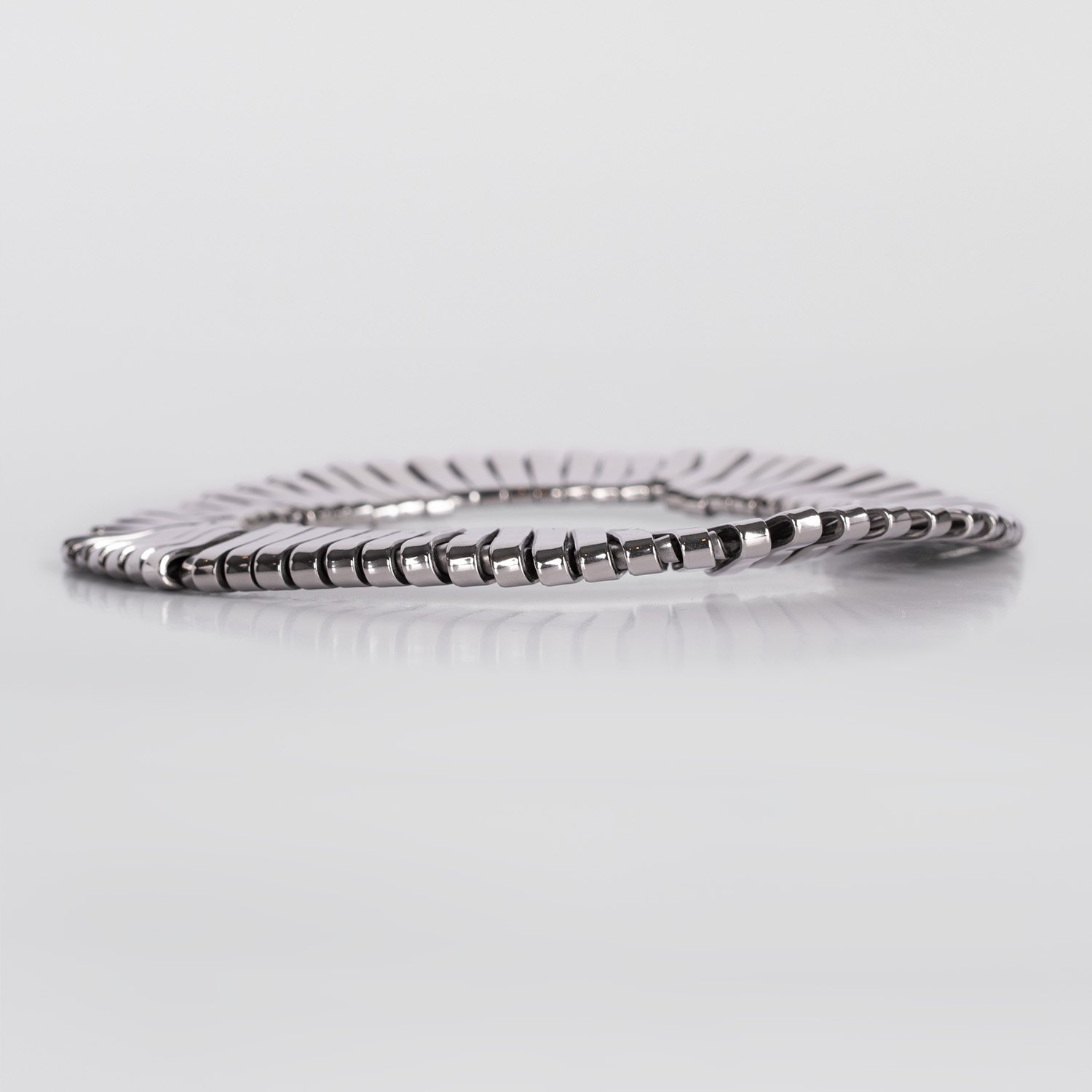 Tweek-Eek, Roos and Geertje Eek, The Sense of Beauty, silver bracelet ,jewellery, handcrafted jewellery, designer jewellery, jewelry, jewellery gallery Paris