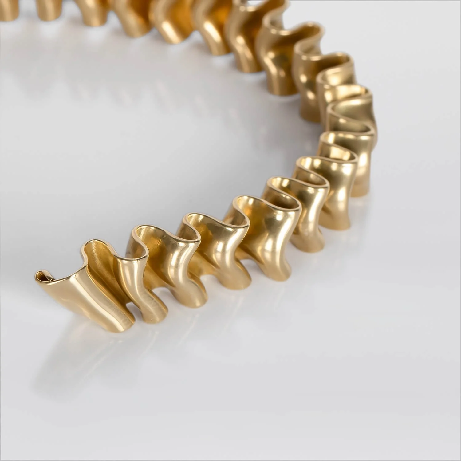 Tweek-Eek, Roos and Geertje Eek, The Sense of Beauty, brass bracelet ,jewellery, handcrafted jewellery, designer jewellery, jewelry, jewellery gallery Paris