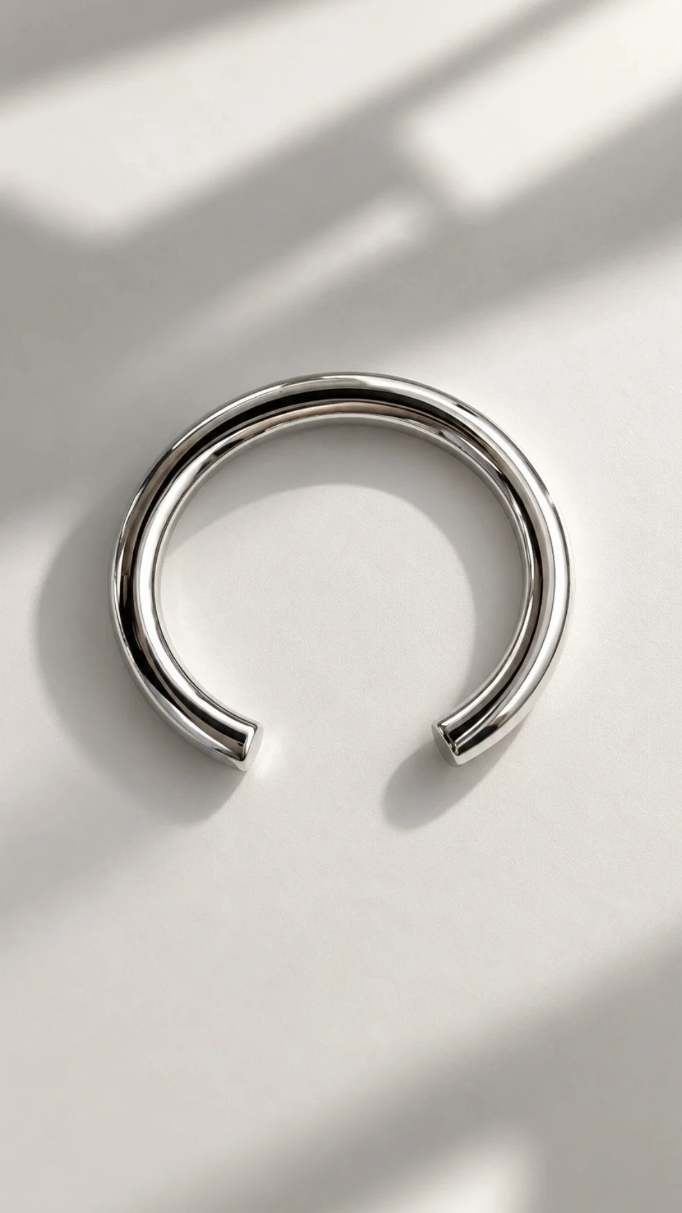 Ivon Wong, Ivonovi, The Sense of Beauty, Barbed Wire Cuff, sculptural cuff, jewellery, designer jewellery, jewelry, silver bracelet, jewellery gallery Paris, Jewellery shop Paris