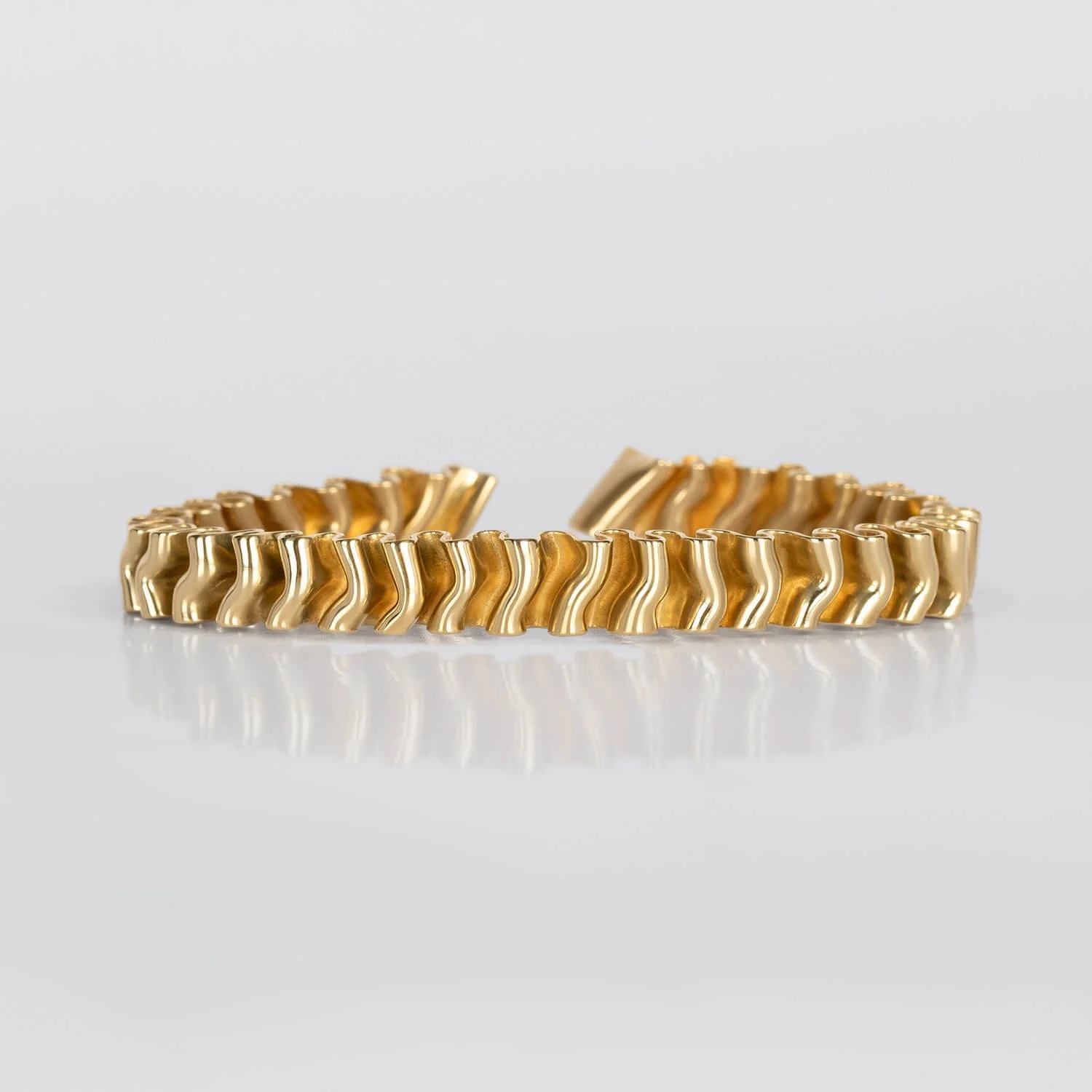 Tweek-Eek, Roos and Geertje Eek, The Sense of Beauty, brass bracelet ,jewellery, handcrafted jewellery, designer jewellery, jewelry, jewellery gallery Paris