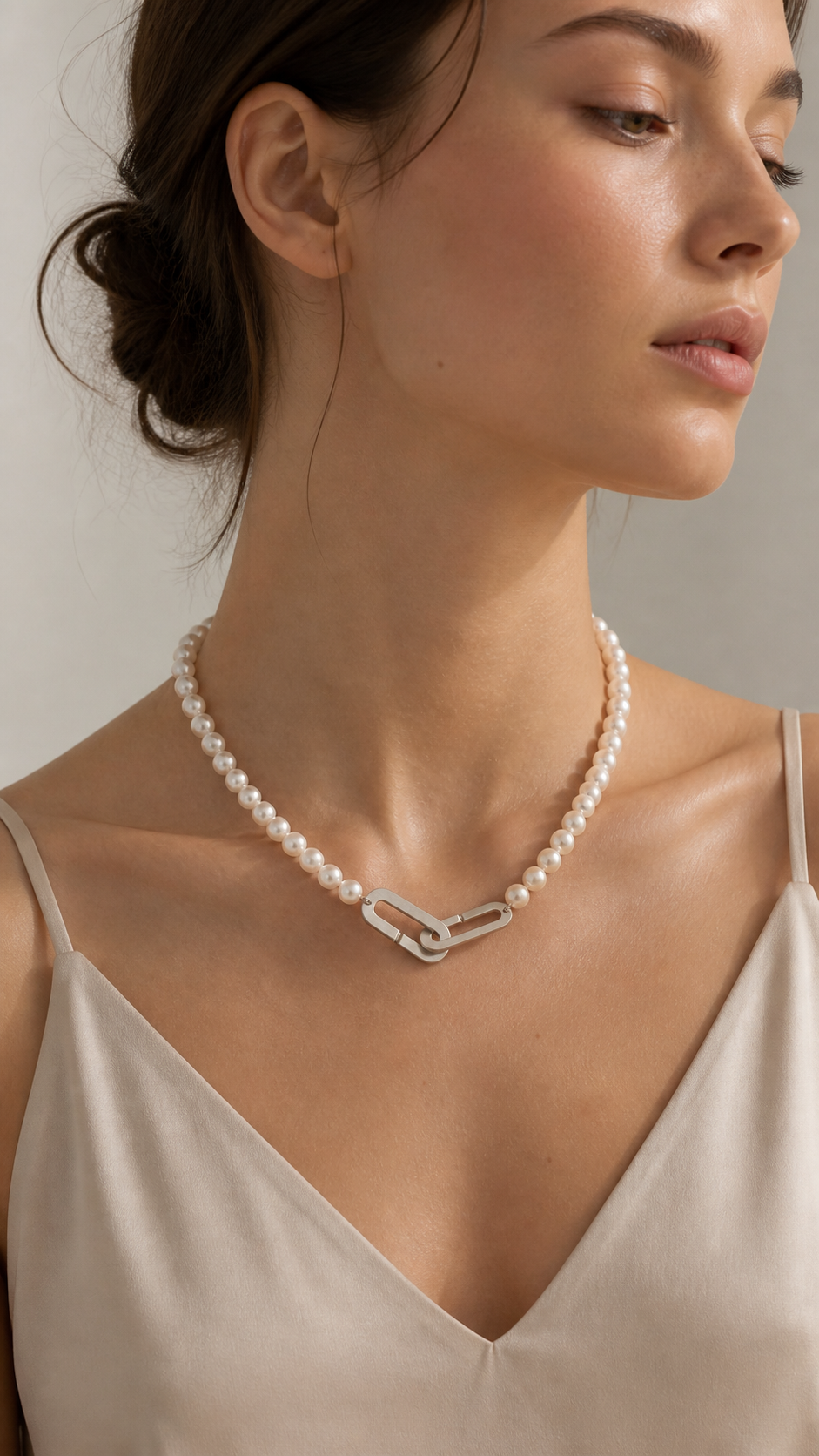 Anna Rosa Moschouti, The Sense of Beauty, pearl chain necklace, jewellery, silver necklace, designer jewellery, jewelry, jewellery gallery Paris, Jewellery store Paris