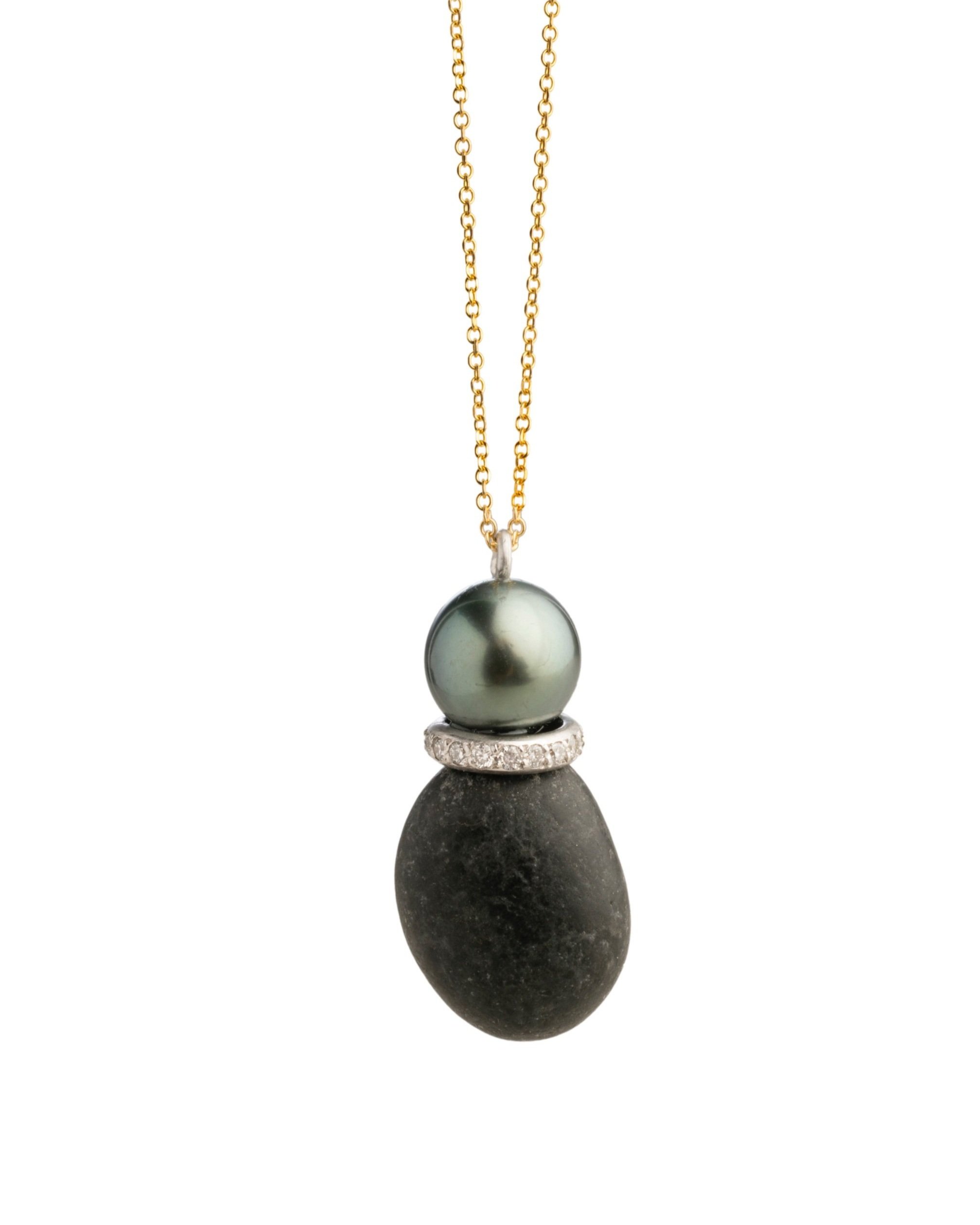 Dolly Boucoyannis, The Sense of Beauty, necklace, jewellery, pebble jewellery, designer jewellery, jewelry, gold, diamond, pearl, jewellery shop Netherlands, Jewellery shop Rotterdam
