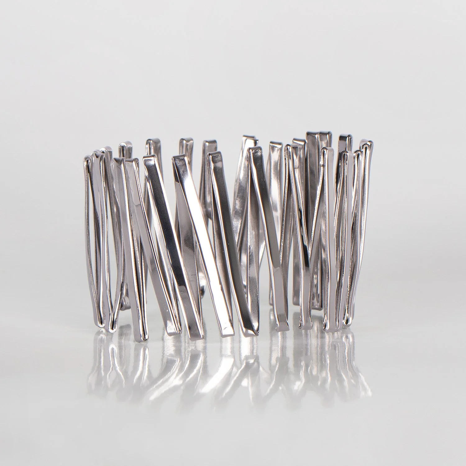 Tweek-Eek, Roos and Geertje Eek, The Sense of Beauty, silver bracelet ,jewellery, handcrafted jewellery, designer jewellery, jewelry, jewellery gallery Paris