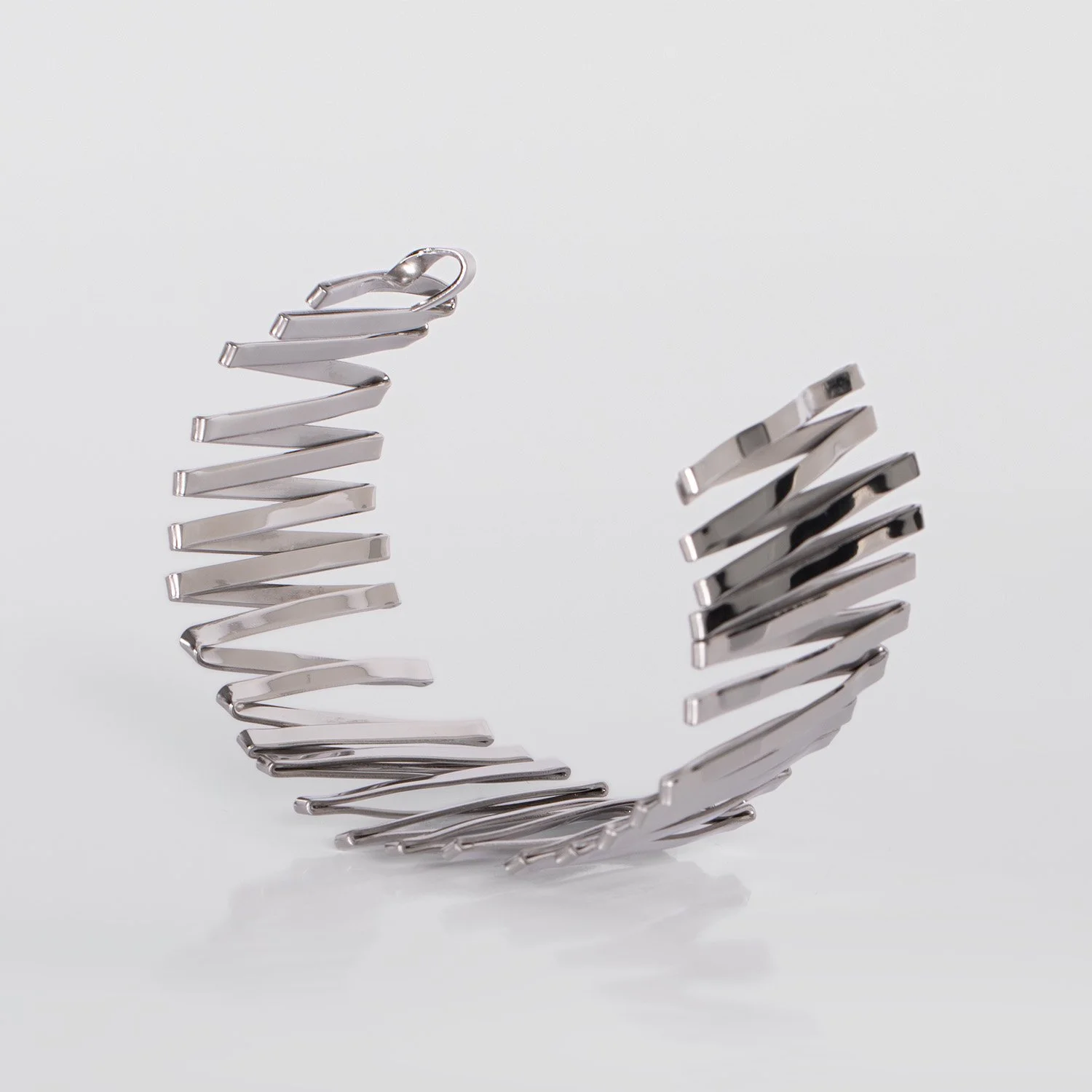 Tweek-Eek, Roos and Geertje Eek, The Sense of Beauty, silver bracelet ,jewellery, handcrafted jewellery, designer jewellery, jewelry, jewellery gallery Paris
