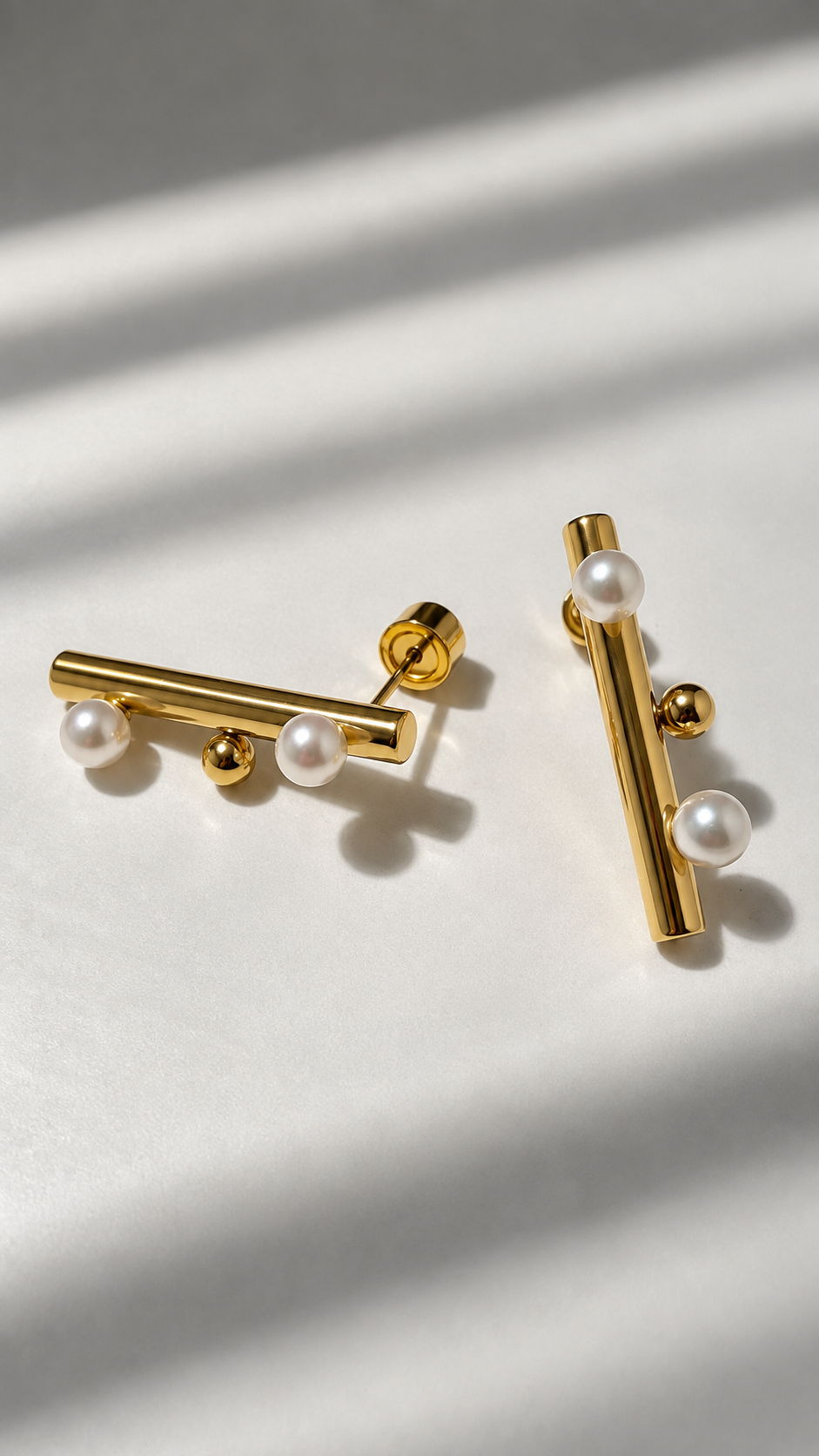 Ivon Wong,  Ivonovi, The Sense of Beauty, earings, jewellery, designer jewellery, airpod earrings, jewelry, silver earrings, jewellery gallery Paris, Jewellery shop Paris