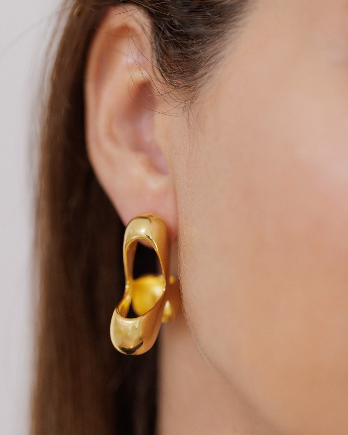 Ivon Wong, Ivonovi, The Sense of Beauty, earings, jewellery, designer jewellery, molecular earrings, jewelry, gold earrings, jewellery gallery Netherlands, Jewellery shop Rotterdam