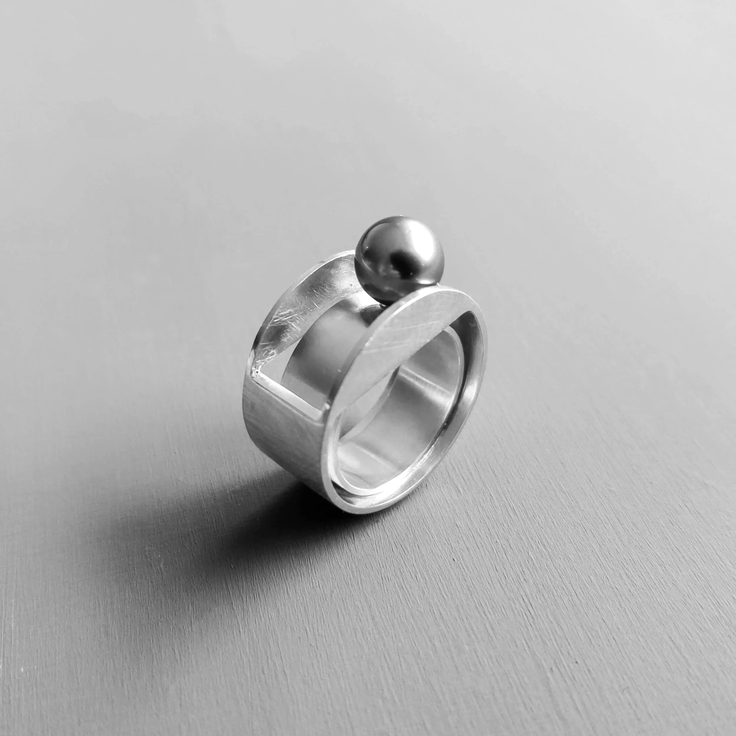 Round Tahitian Pearl Silver Ring