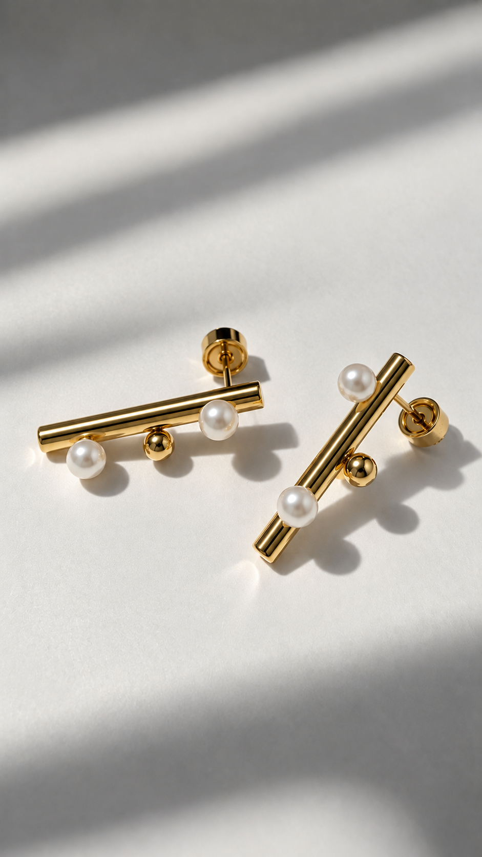 Ivon Wong,  Ivonovi, The Sense of Beauty, earings, jewellery, designer jewellery, airpod earrings, jewelry, silver earrings, jewellery gallery Paris, Jewellery shop Paris