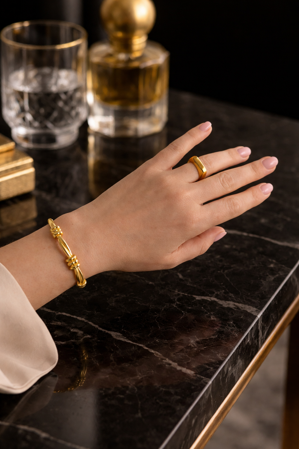 Ivon Wong, Ivonovi, The Sense of Beauty, Barbed Wire Cuff, sculptural cuff, jewellery, designer jewellery, jewelry, silver bracelet, jewellery gallery Paris, Jewellery shop Paris