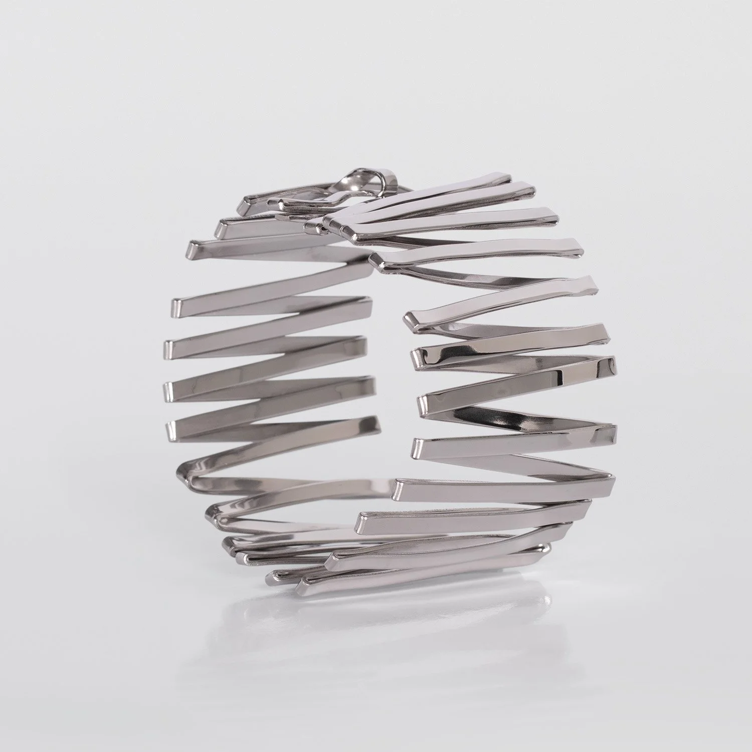 Tweek-Eek, Roos and Geertje Eek, The Sense of Beauty, silver bracelet ,jewellery, handcrafted jewellery, designer jewellery, jewelry, jewellery gallery Paris