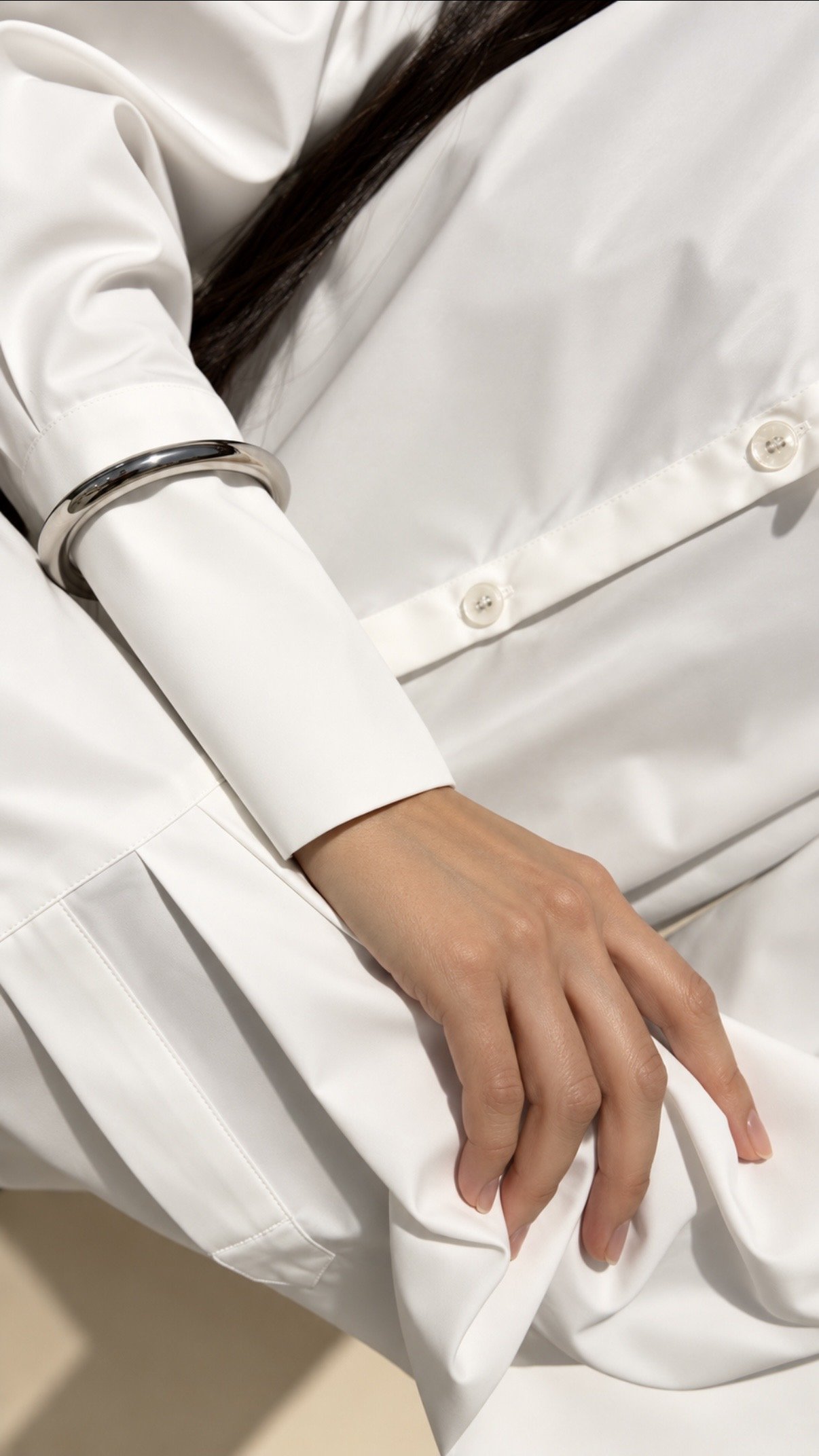 Ivon Wong, Ivonovi, The Sense of Beauty, Barbed Wire Cuff, sculptural cuff, jewellery, designer jewellery, jewelry, silver bracelet, jewellery gallery Paris, Jewellery shop Paris