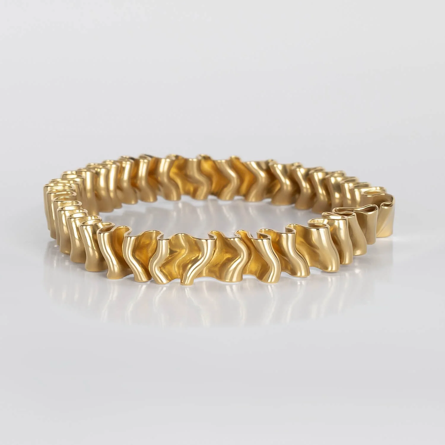 Tweek-Eek, Roos and Geertje Eek, The Sense of Beauty, brass bracelet ,jewellery, handcrafted jewellery, designer jewellery, jewelry, jewellery gallery Paris