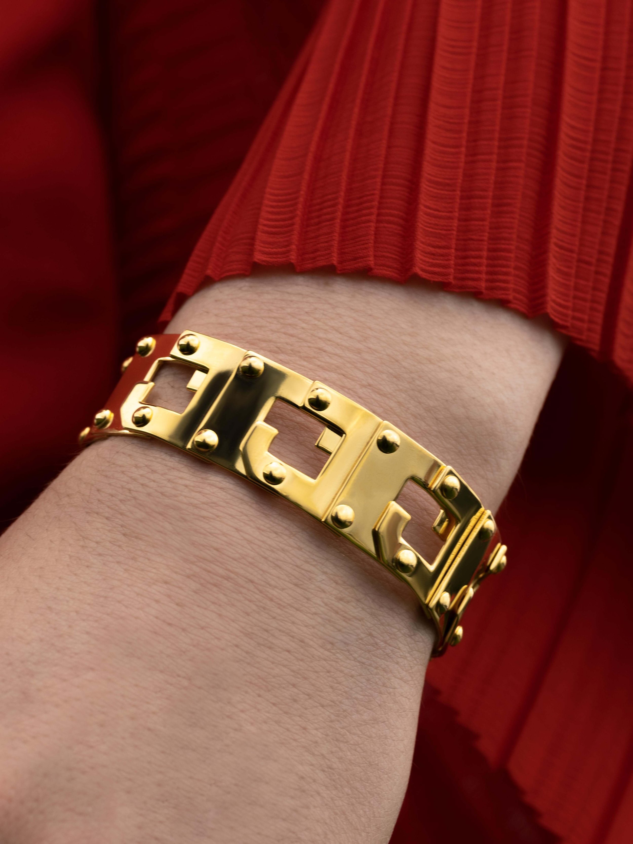 Tweek-Eek, Roos and Geertje Eek, The Sense of Beauty, cuff, gold bracelet,jewellery, handcrafted jewellery, designer jewellery, jewelry, jewellery gallery Netherlands, Jewellery shop Rotterdam