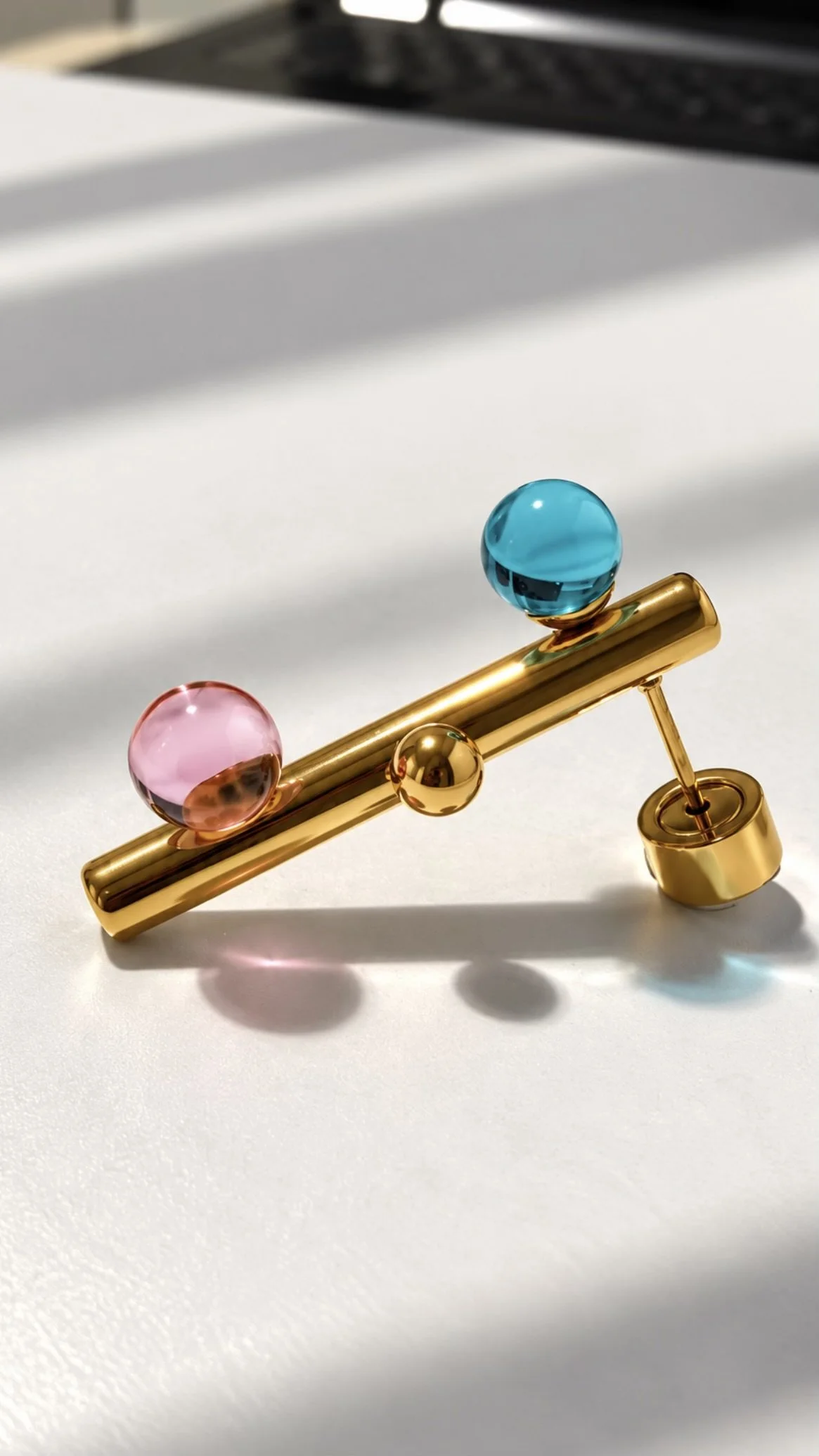 Ivon Wong,  Ivonovi, The Sense of Beauty, earings, jewellery, designer jewellery, airpod earrings, jewelry, silver earrings, jewellery gallery Paris, Jewellery shop Paris