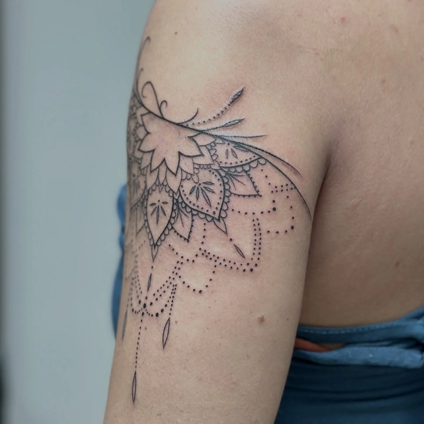 Ornamental piece from a few weeks back.༺ Booking for February and March♡