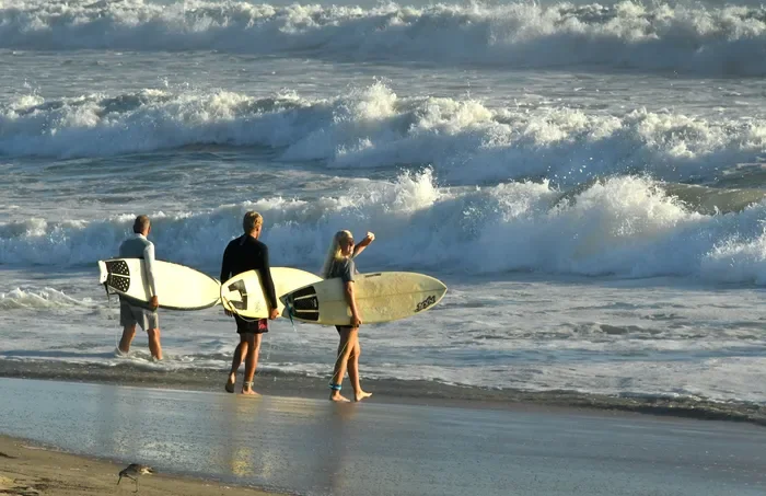 c6e30920-d5ba-4e26-8826-4cf8b7c5a4e8-Sunrise_Surfing_in_Satellite_Beach_3.webp