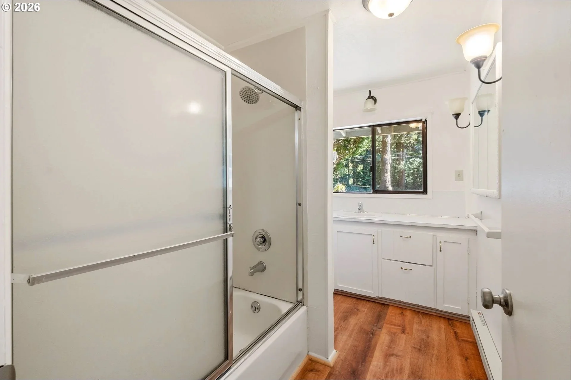 bathroom+1.jpg