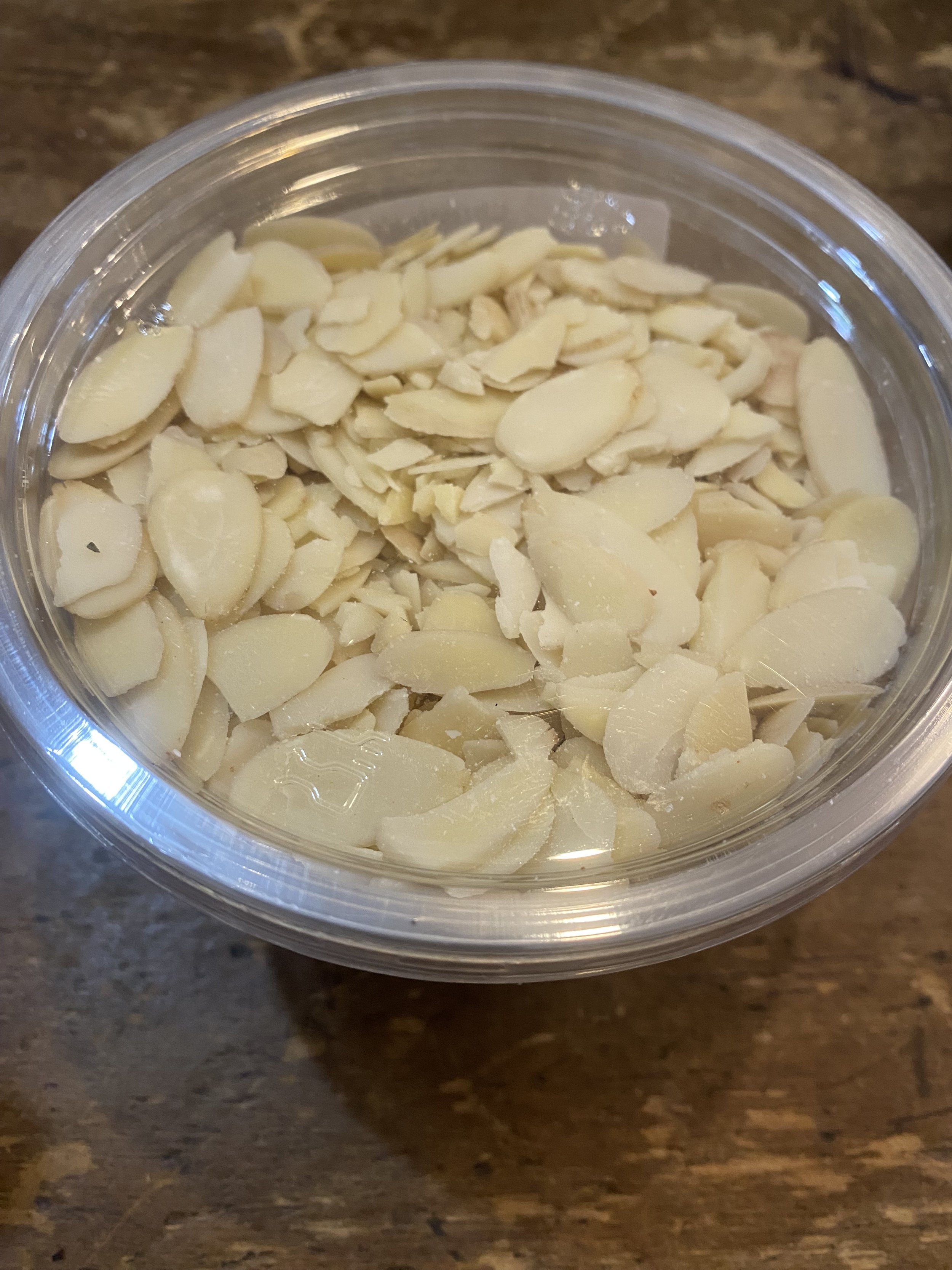 Almonds sliced blanched raw