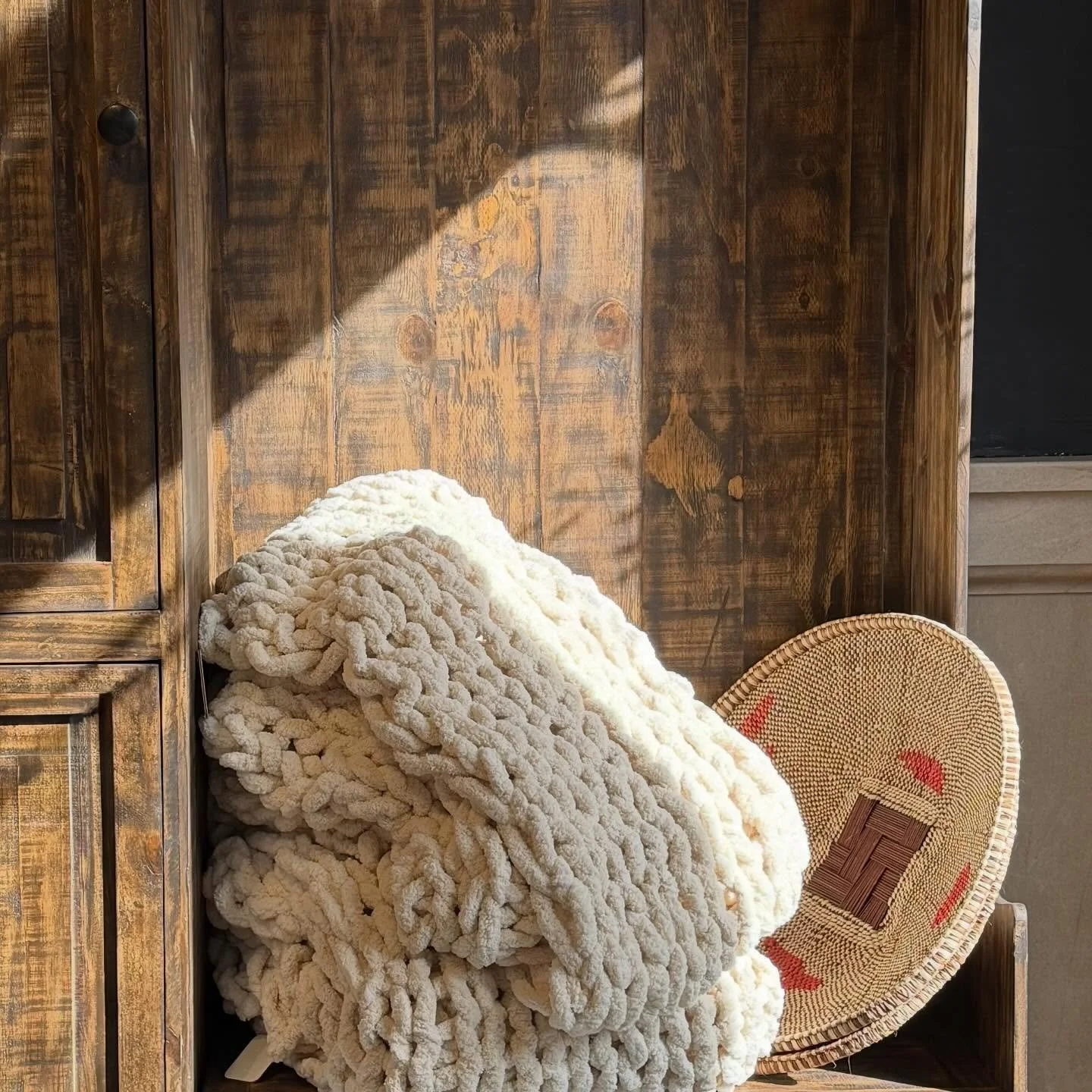 Loved popping into @foxandolivestyle in Lexington today with my friend @robincraven8. Great store if you have a moment or find yourself in Lexington, NC!