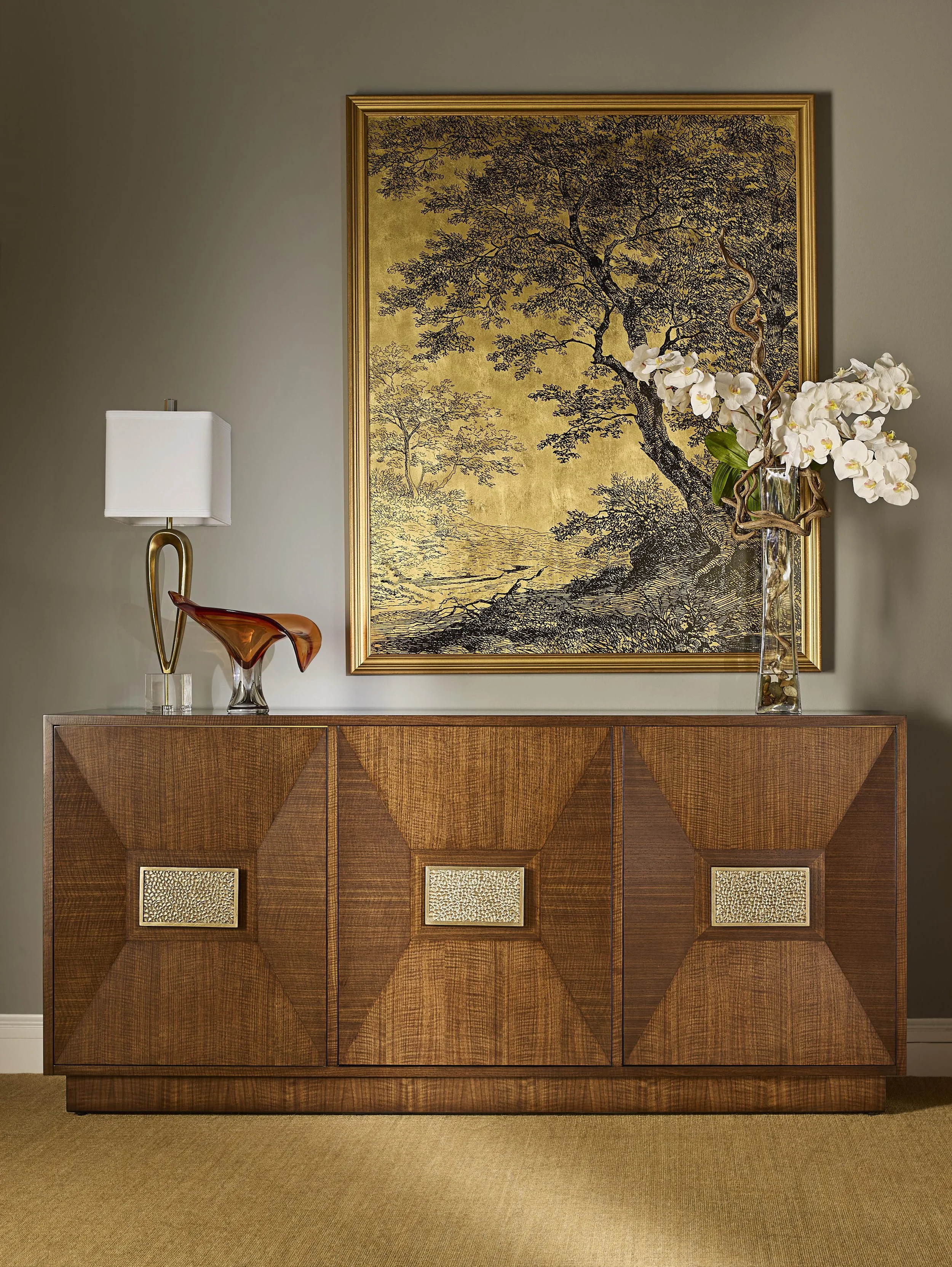 Shot 1-EUR-04-0947_VIG.jpg