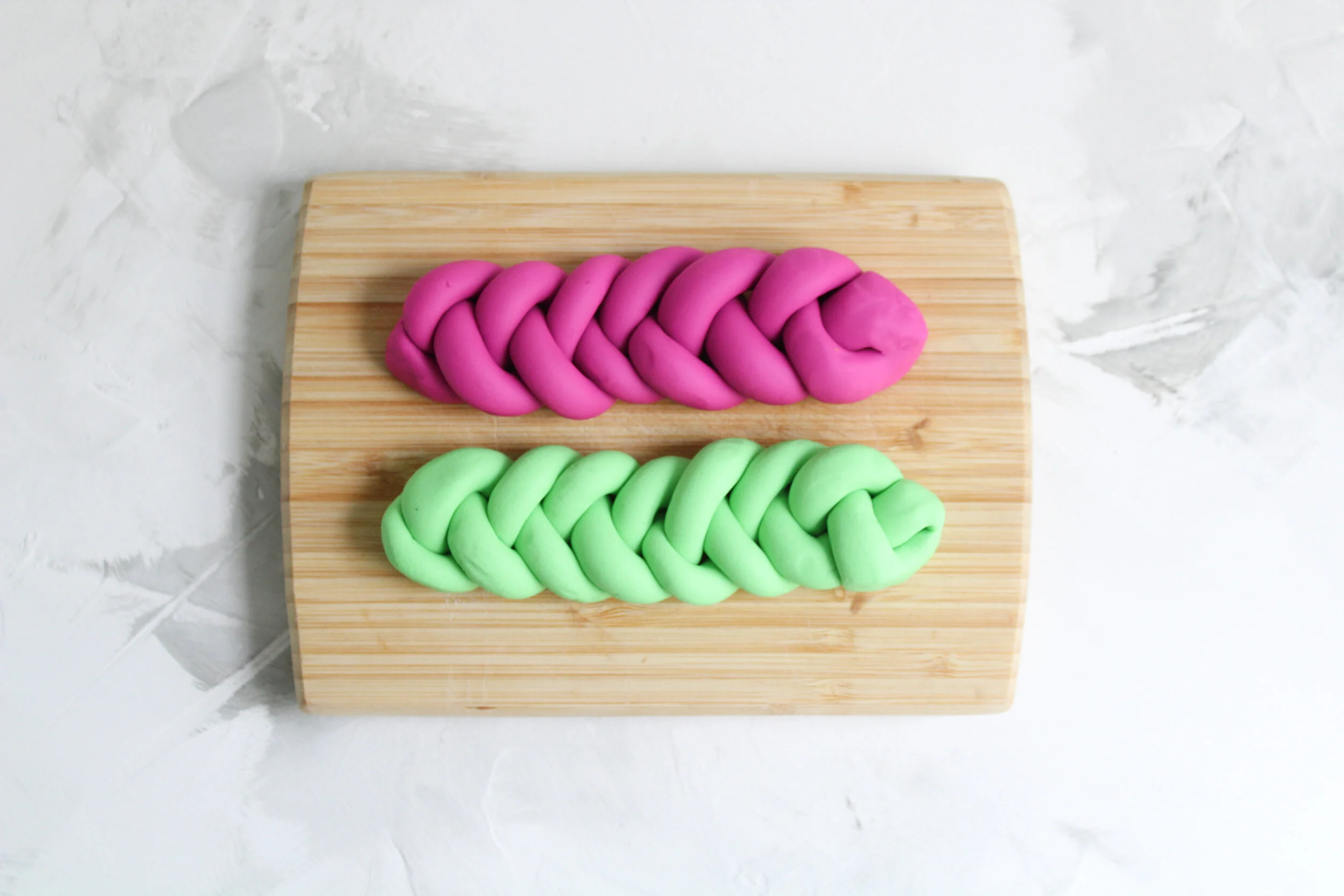 SHA 004 - Challah Braiding with Play Dough - Shabbat Craft 01.jpg