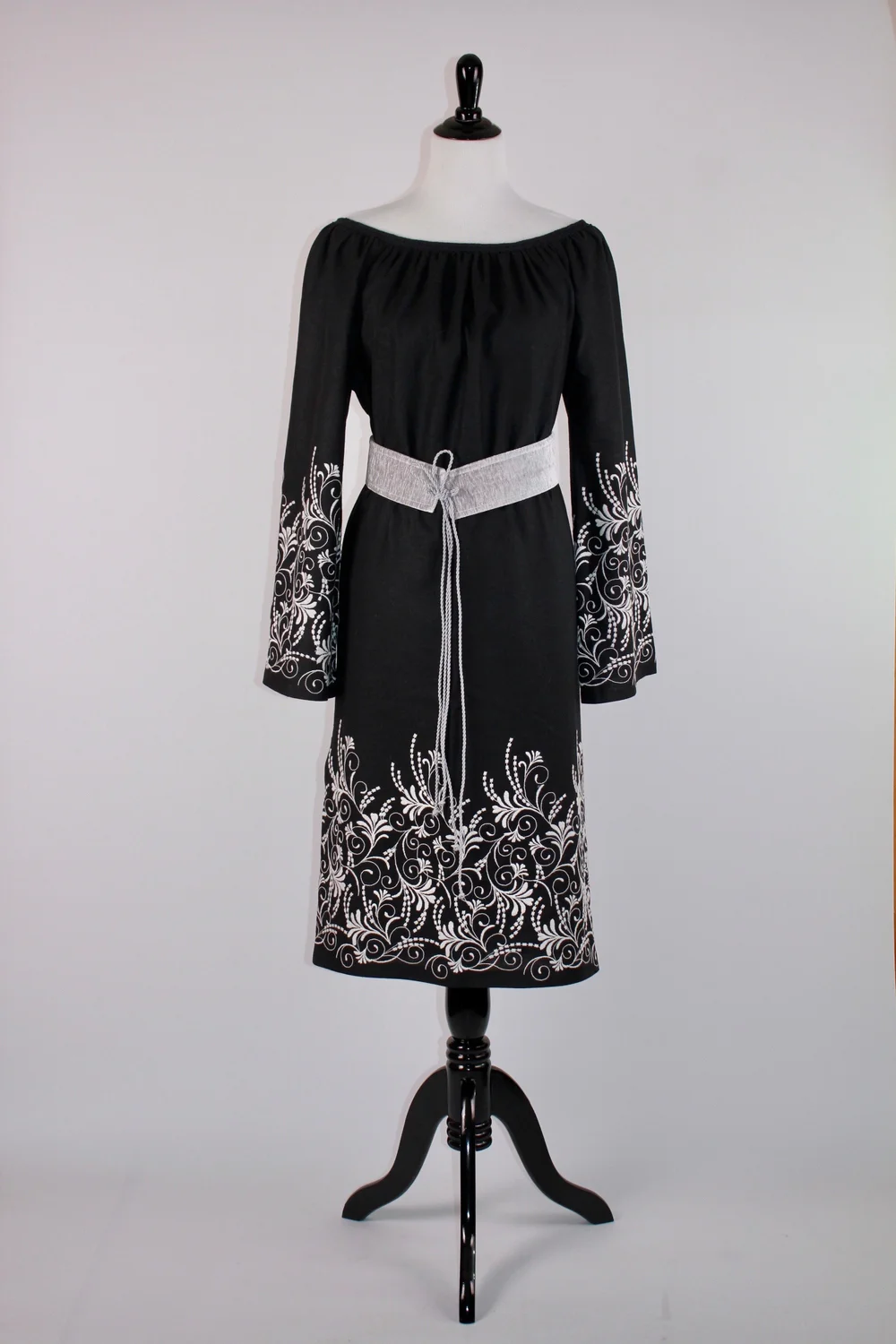 Beau Noir-1" Embroidered Linen Dress Ala Park Design Beau Noir-1" Embroidered Linen Dress Ala Park Design