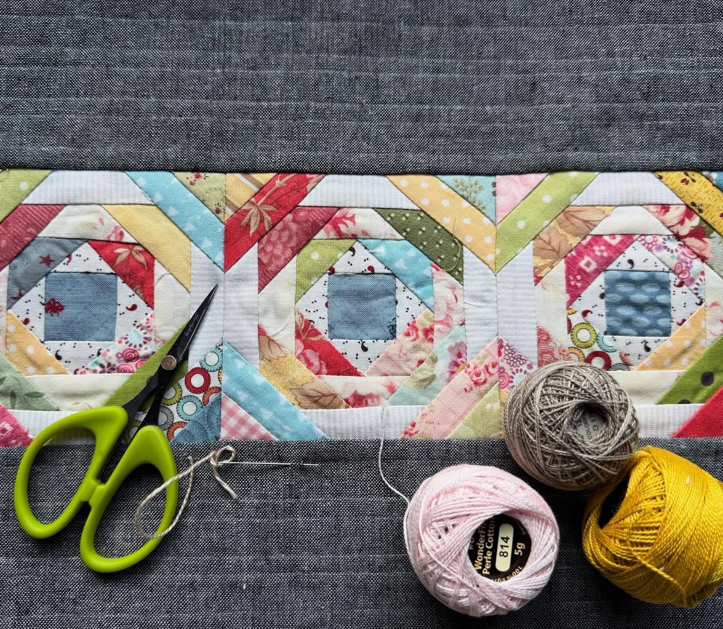 Getting my sample sorted for the Pineapple Bock class coming up. I want to add some stitching/quilting detail but can&rsquo;t decide on the colour. #delbrookquiltco