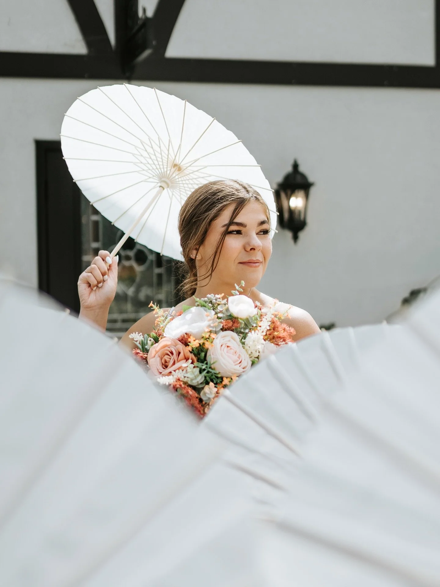 This season was definitely parasol season and it was fun finding unique ways to incorporate it into every wedding 😍

#NgoPhotography