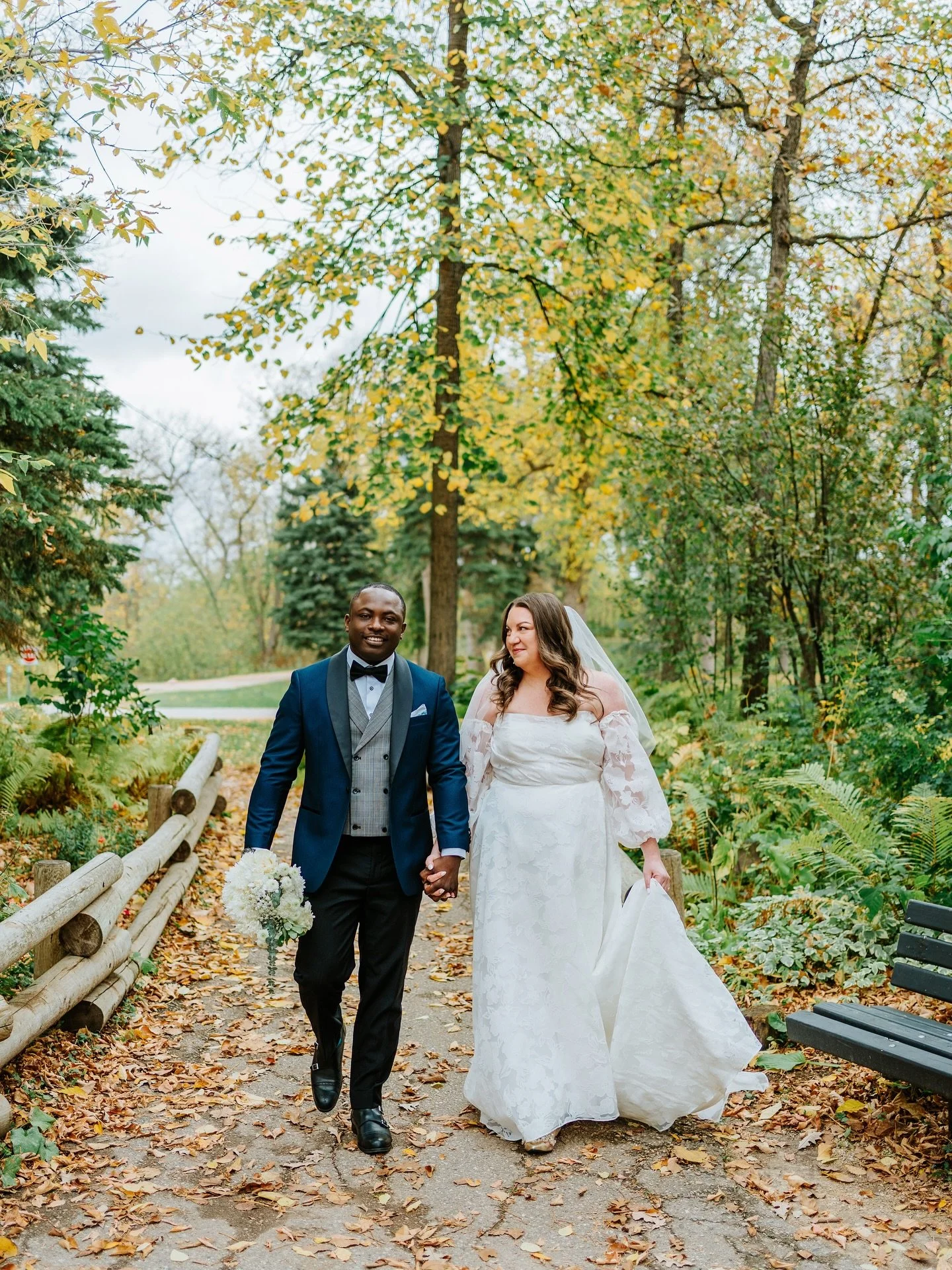 Reminiscing on all of the beautiful autumn colours from Issac &amp; Jayme&rsquo;s fall wedding ❤️

#NgoPhotography