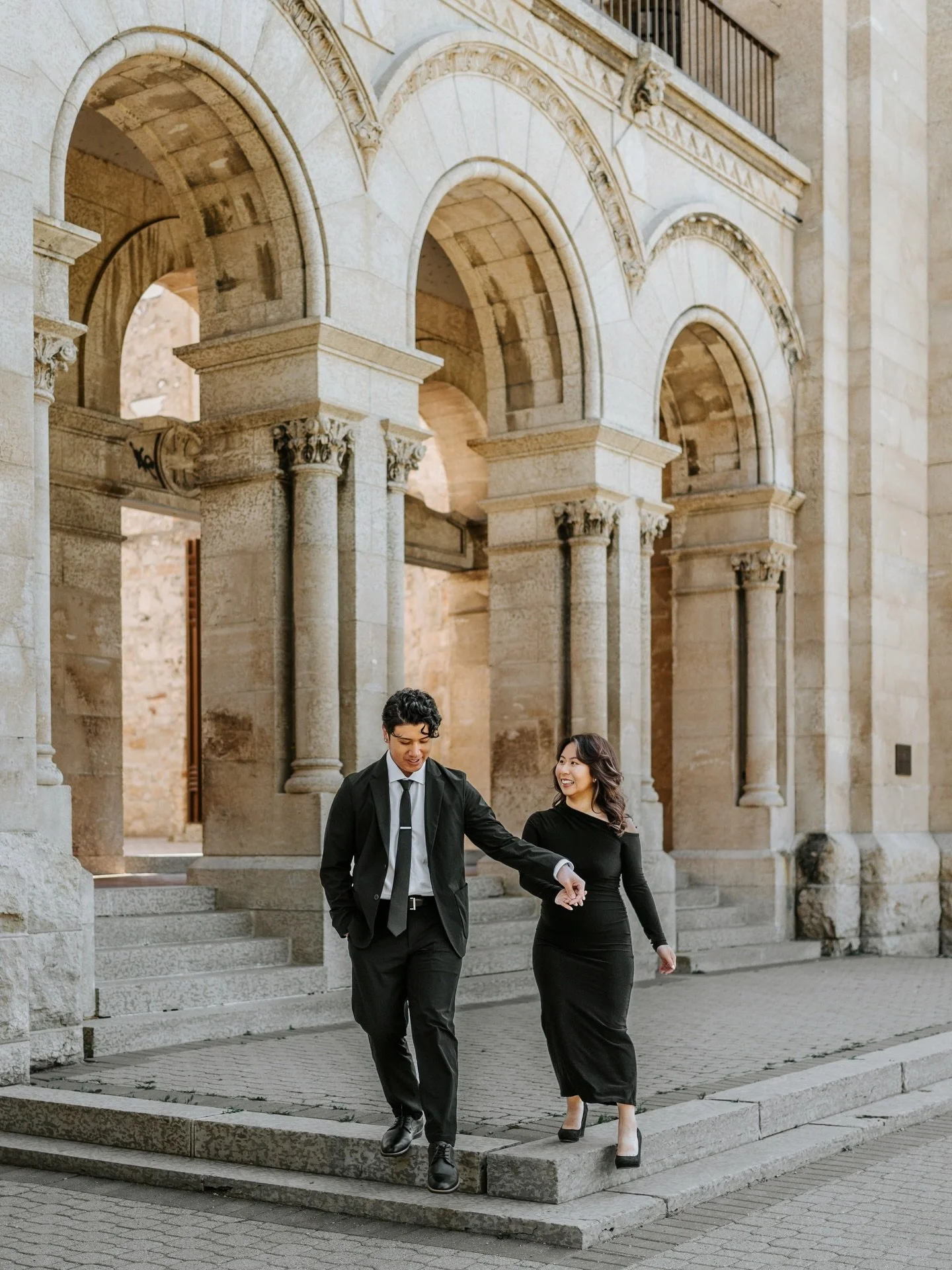 Melissa won the giveaway for a free engagement session back in the fall and her and Noah absolutely killed this! Their outfits and the colours were just perfect. Should I do another giveaway soon 👀