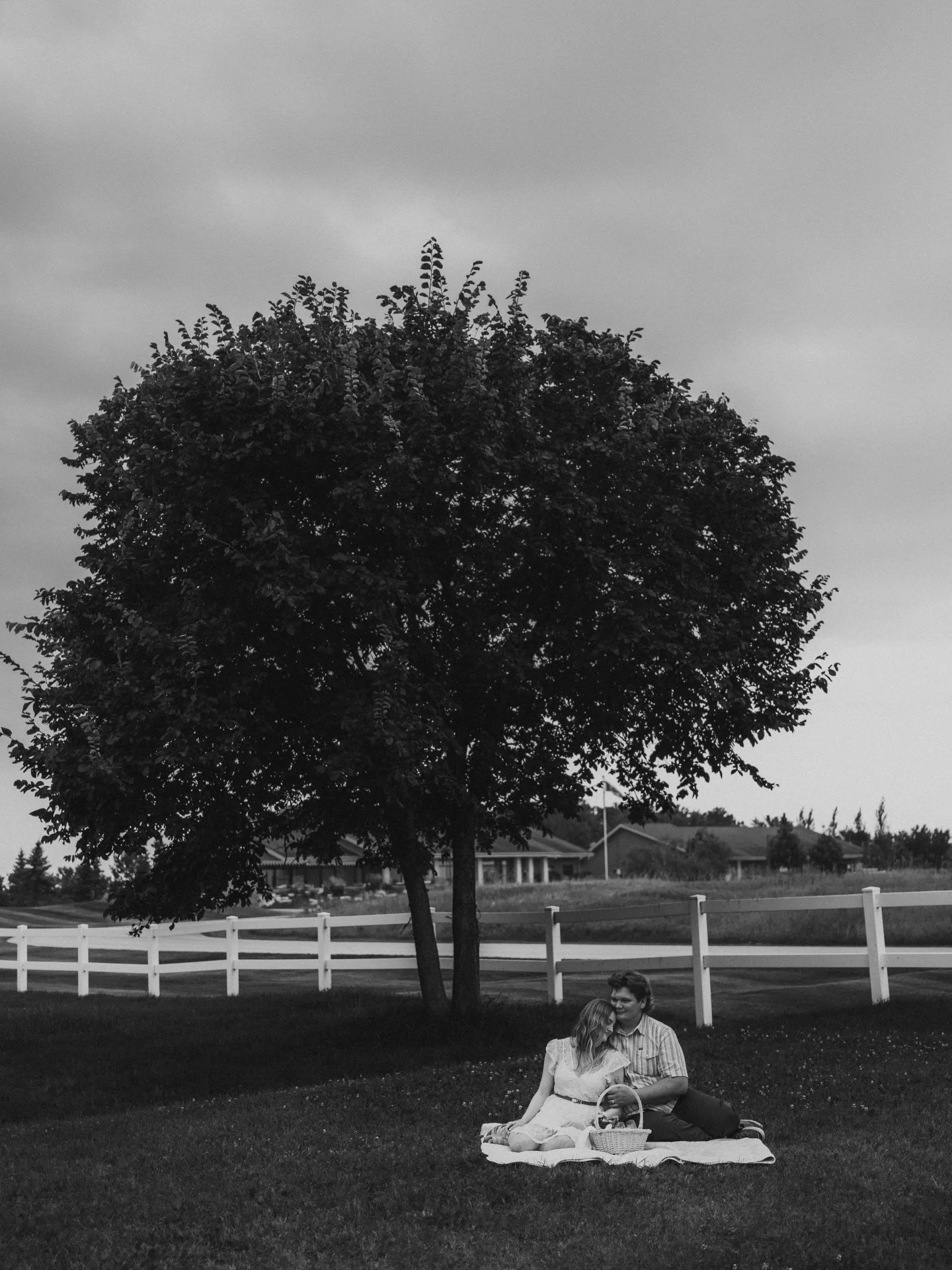 A Coors light kind of picnic? Yes please 😍