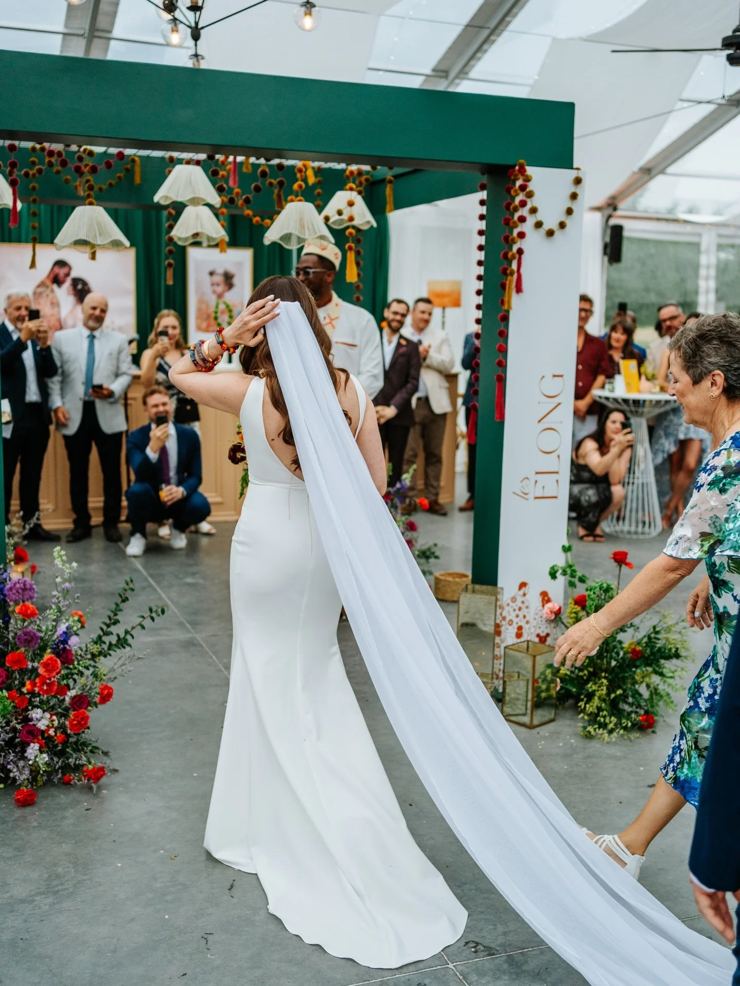 This colourful &amp; stunning ceremony set up was everything 😍

Shot for @sandrafullerphotography, edited by me