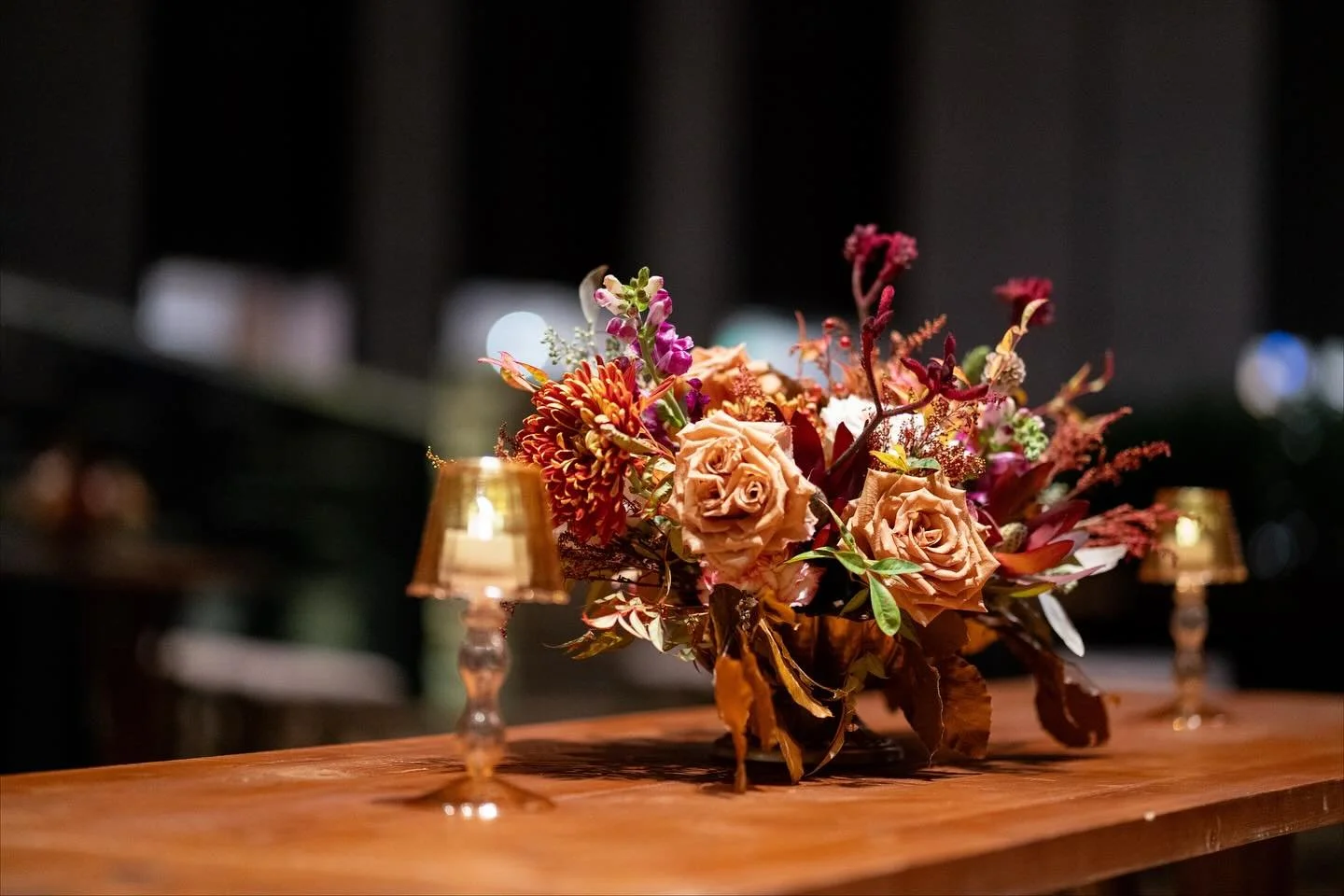 NASHVEGAS MOONSHINE SPEAKEASY

Planner/Designer: @reckoncreative
Photo: @houseonahillphotography
Venue: @countrymusichof
Floral: @hutsonfloraldesign
Decor: @curatedeventsnashville
Dueling Pianos: @felixandfingers
Guitarist: @emeraldempireband
Casino: