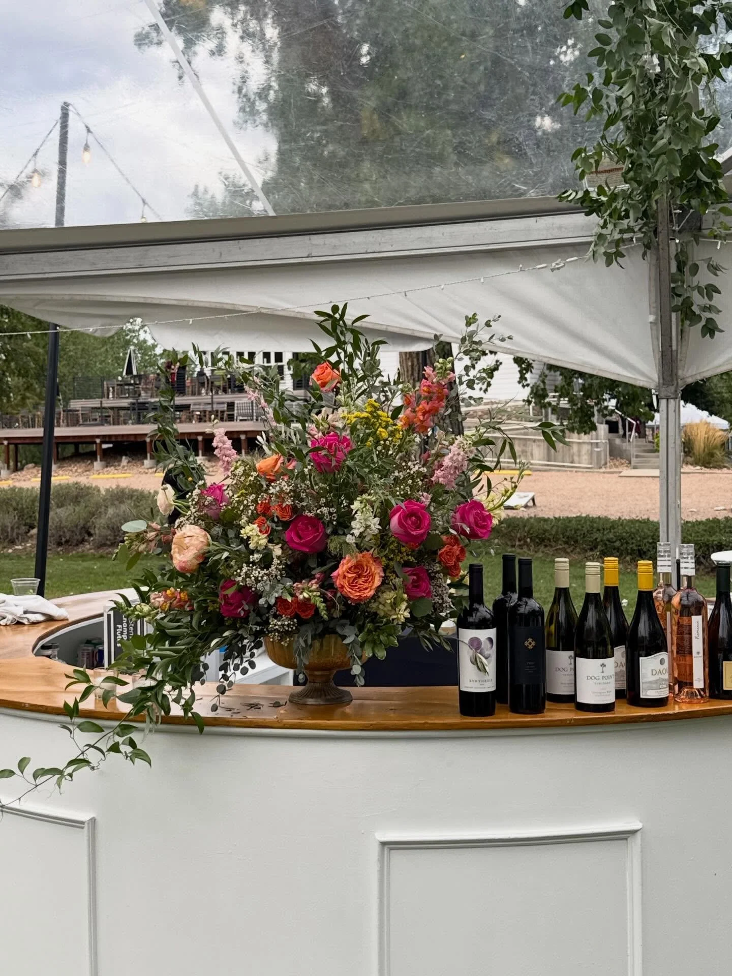 A statement floral moment at the bar, elegant blooms in the restrooms, and the sweetest detail &mdash; a floral collar for the dog. 🐾🌸

Because every corner deserves to look beautiful.