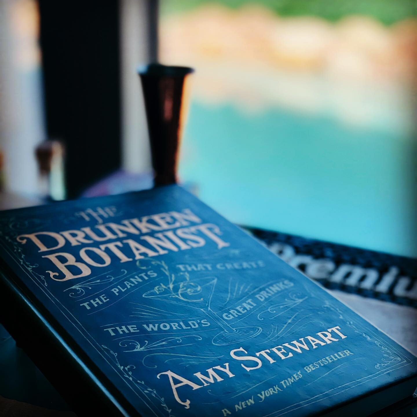 Another great book added to the collection!! The Drunken Botanist by Amy Stewart @amystewart Thank you @jaxalley for the thoughtful gift!

#barstarspodcast #bookstagram #cocktailrecipes #cocktailculture #cocktailbook #cocktailbooks #thedrunkenbotanis