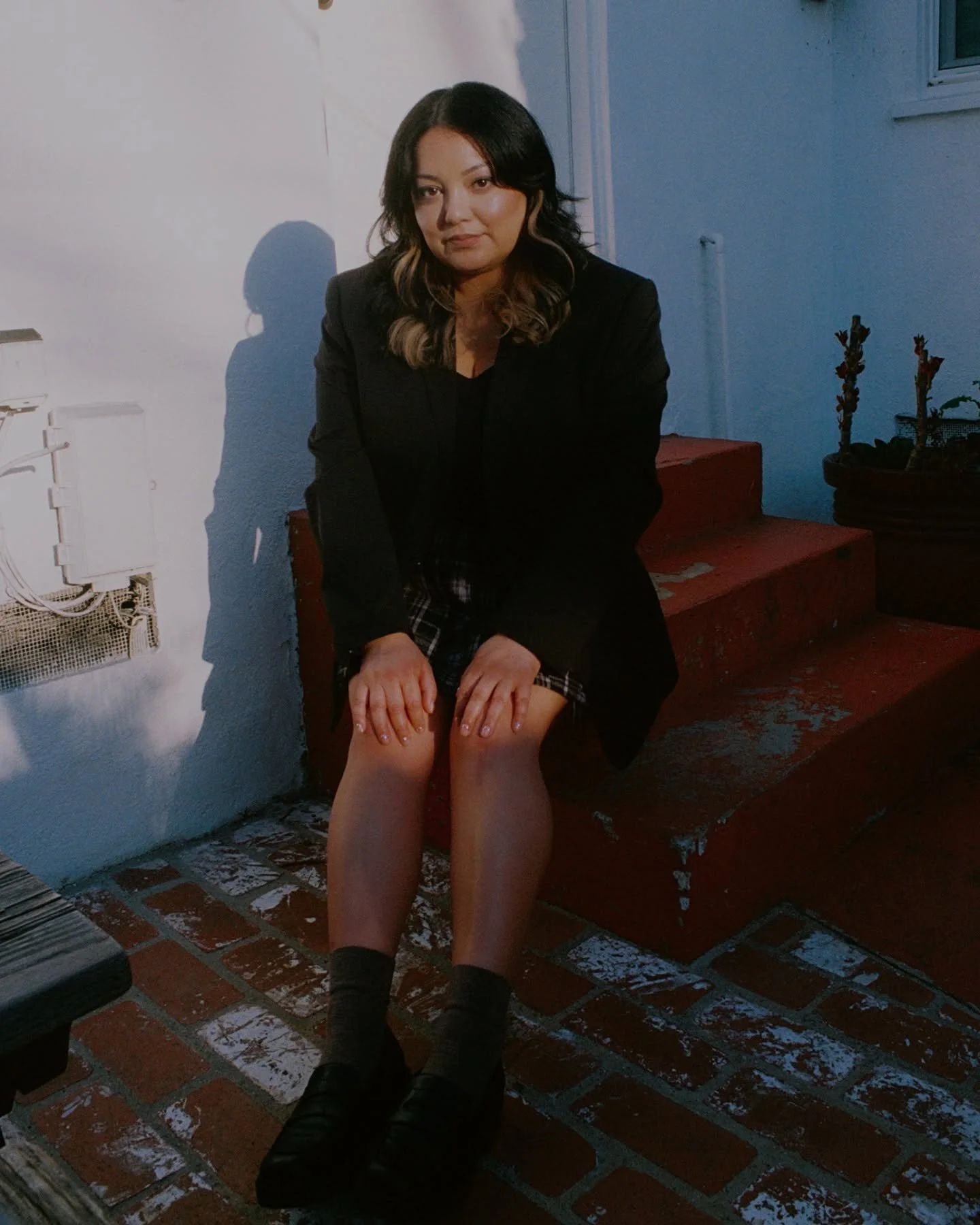 Same girl but wearing orthotics 🖤 tysm for the photo @softteddykisses 🎞️