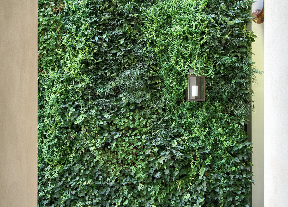 borgo della posta-garden-vertical-wall-green-sundar-italia-001.jpg