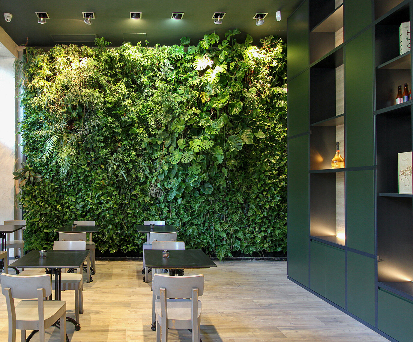 nhero-garden-vertical-wall-green-sundar-italia-001.jpg
