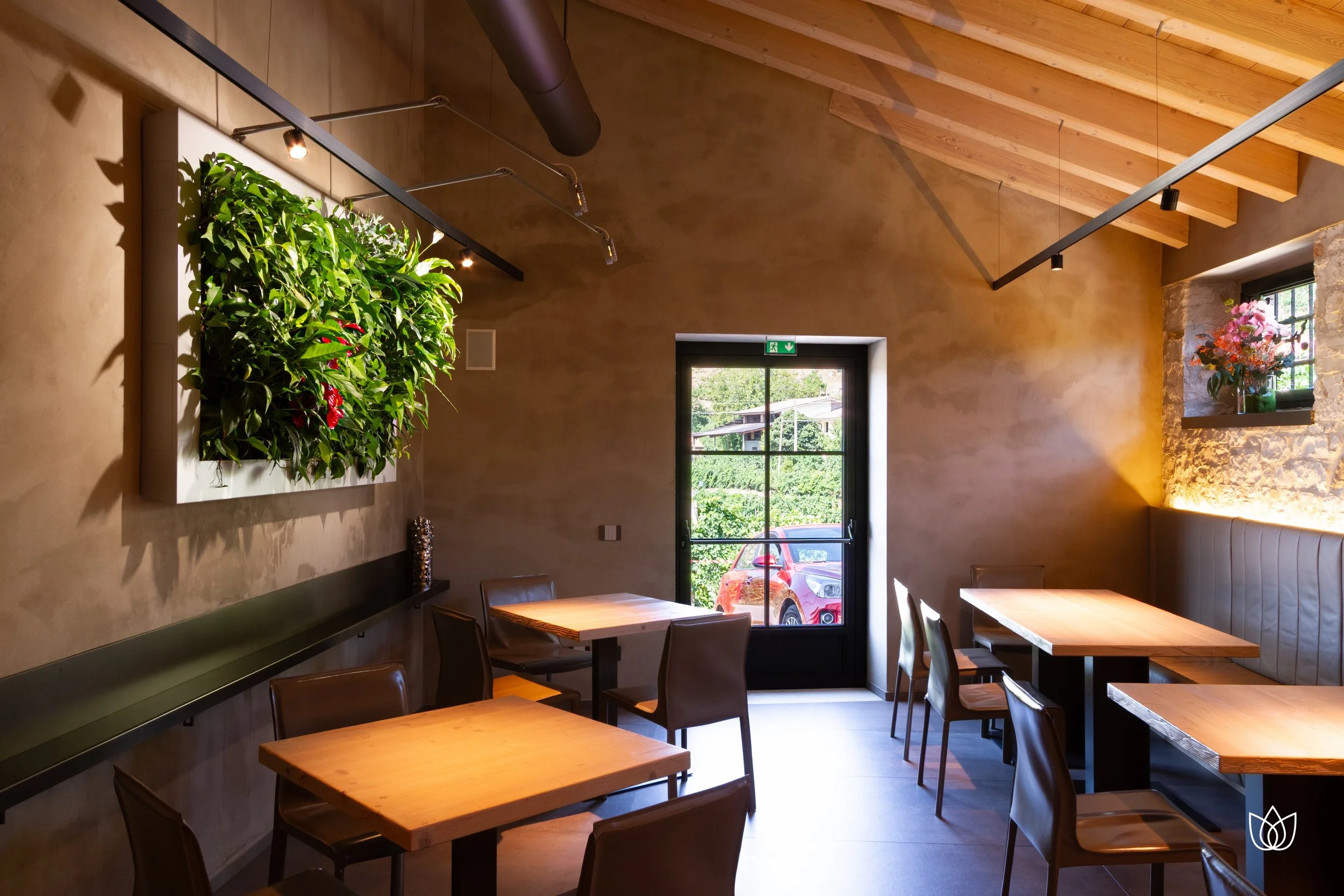 Locanda-Mamagio-Quadro-Vegetale-Sundar-Italia-Giardini-Verticali-10.jpg