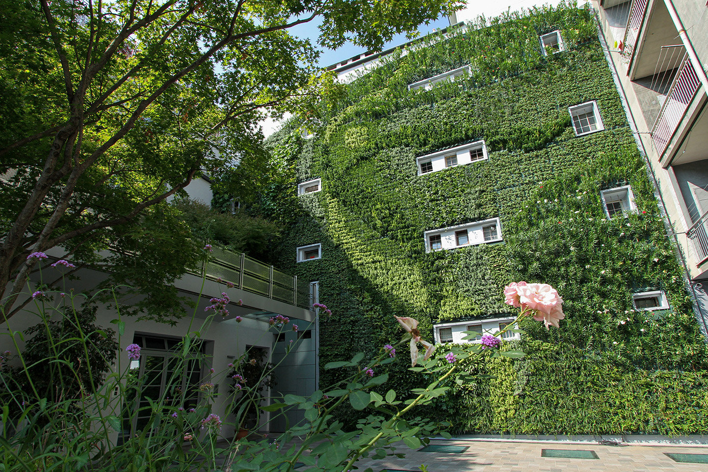 jolanda-garden-vertical-wall-green-sundar-italia-004.jpg