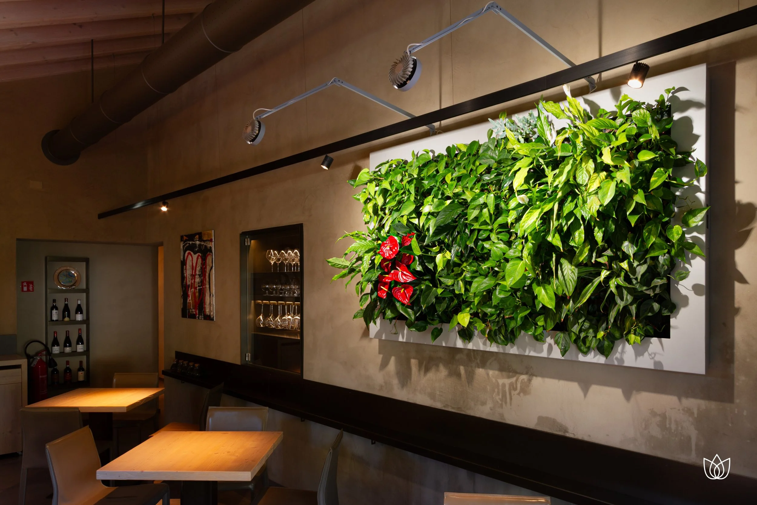 Locanda-Mamagio-Quadro-Vegetale-Sundar-Italia-Giardini-Verticali-04.jpg