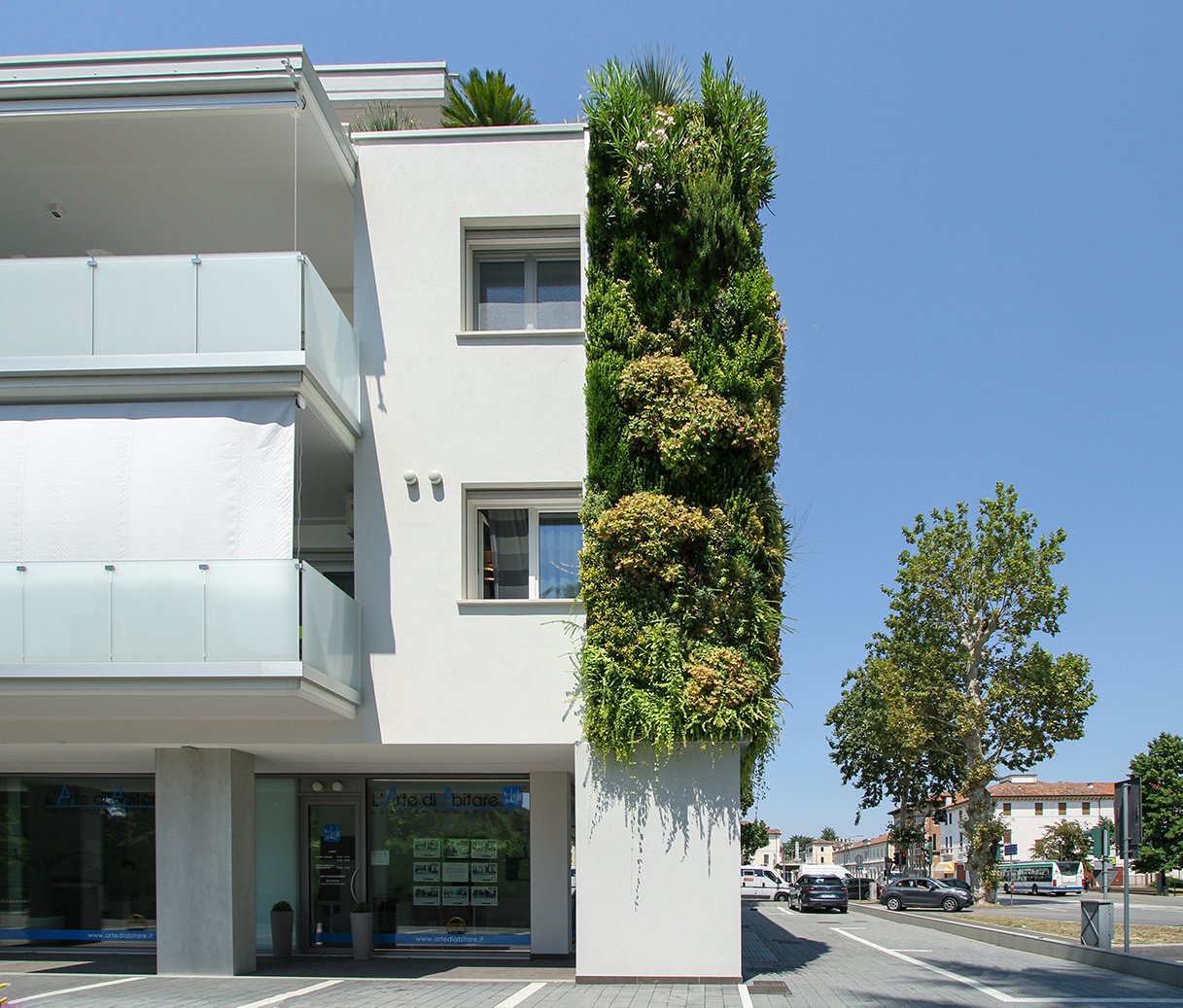residence la perla-giardino-verticale-parete-verde-sundar-italia-020 copia.jpg